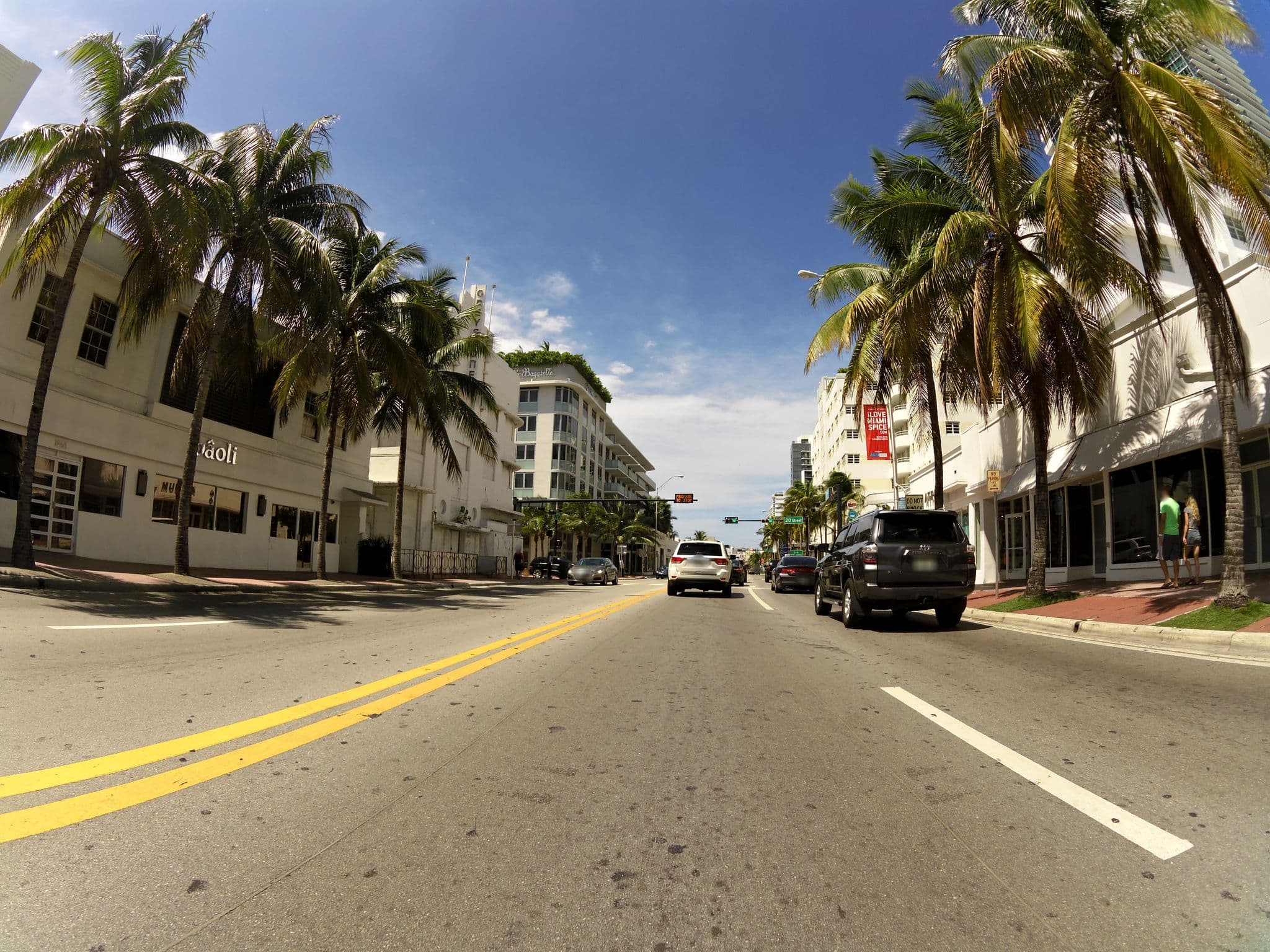 Street view near Caesar De Edward, Miami Beach — © jlevente (CC BY-SA · Mapillary)