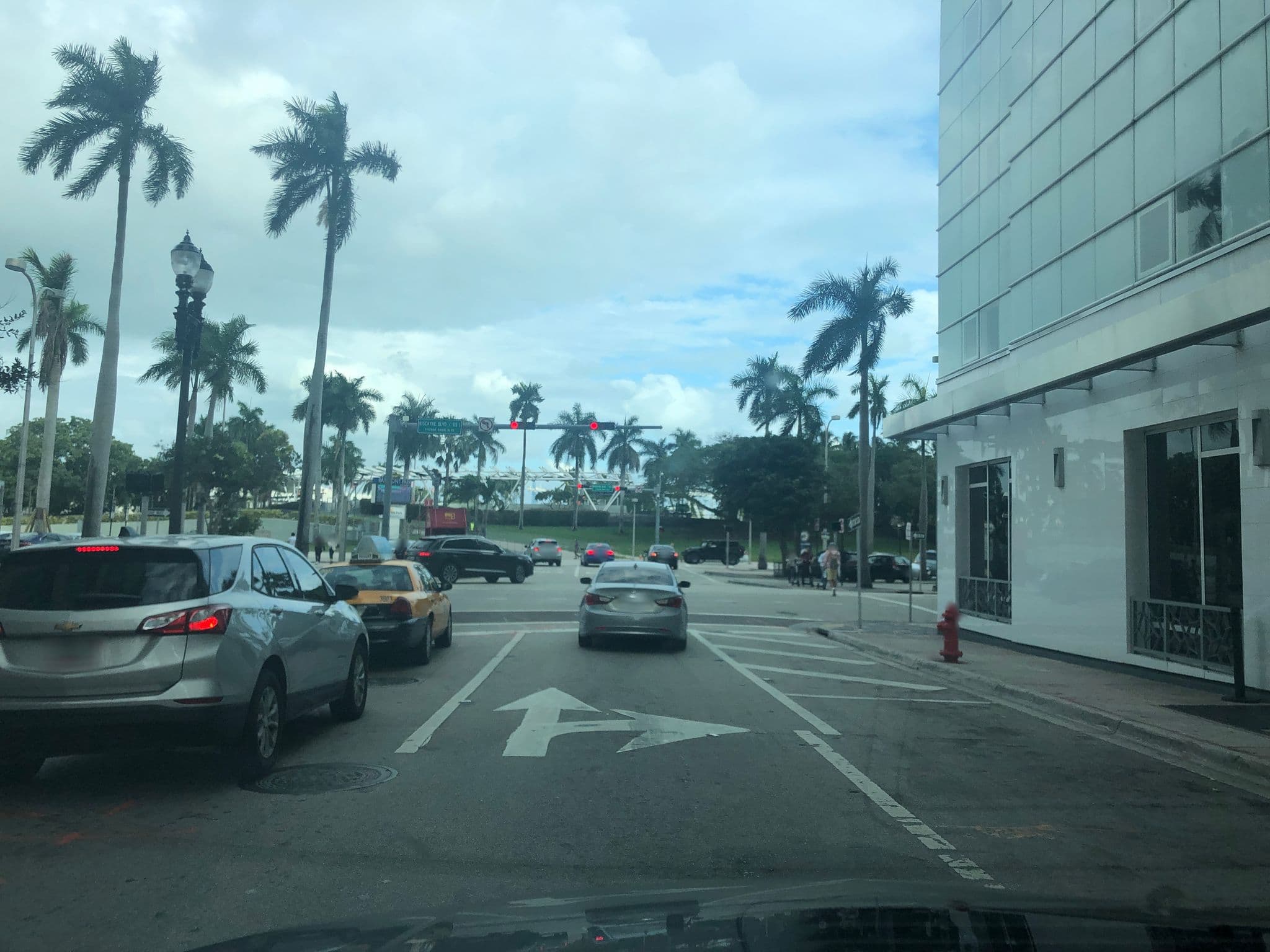Street view near B2 Miami Downtown, Miami — © luisjmateo (CC BY-SA · Mapillary)