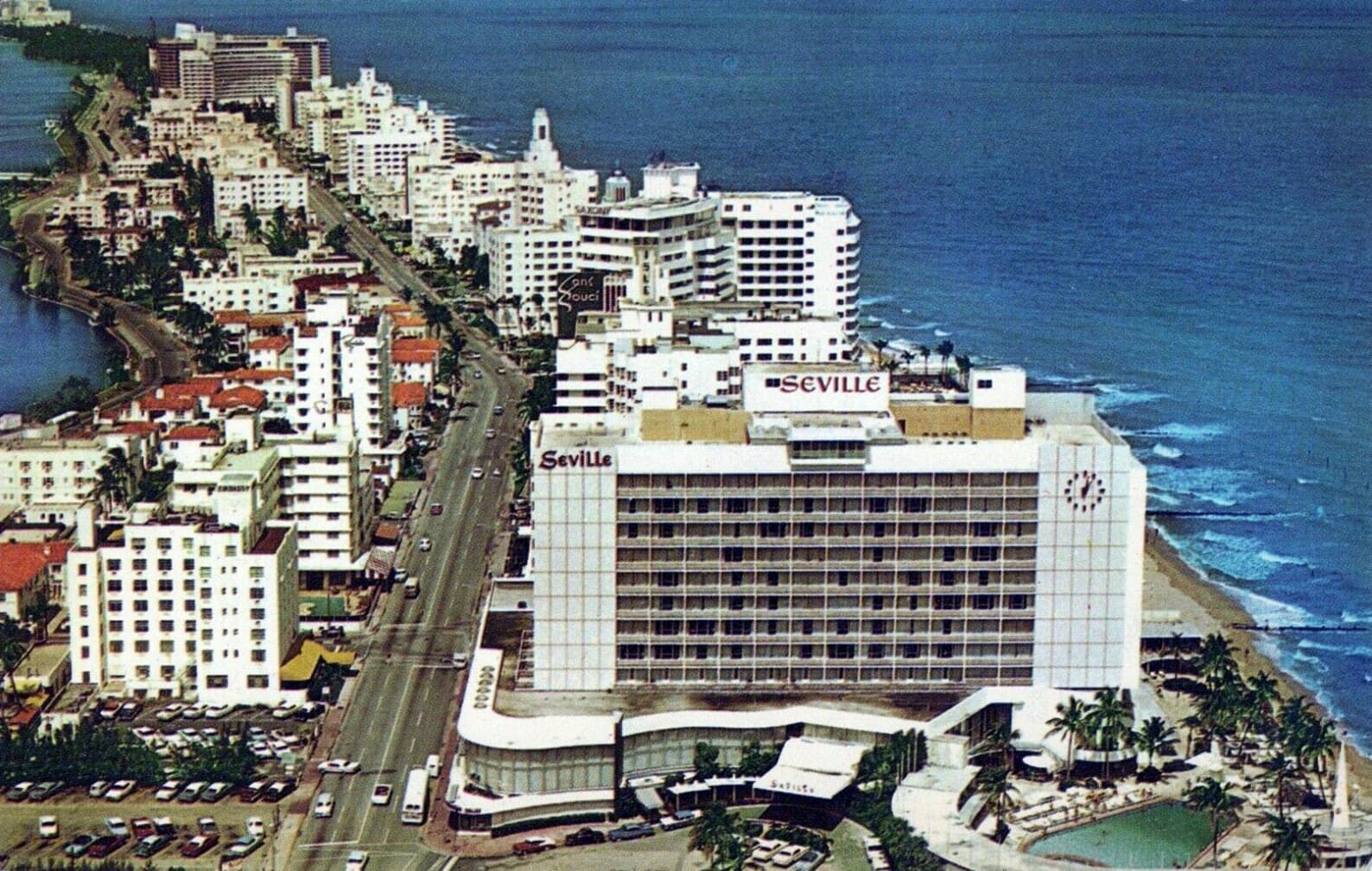 Seville Hotel (via Wikimedia Commons, Public domain)