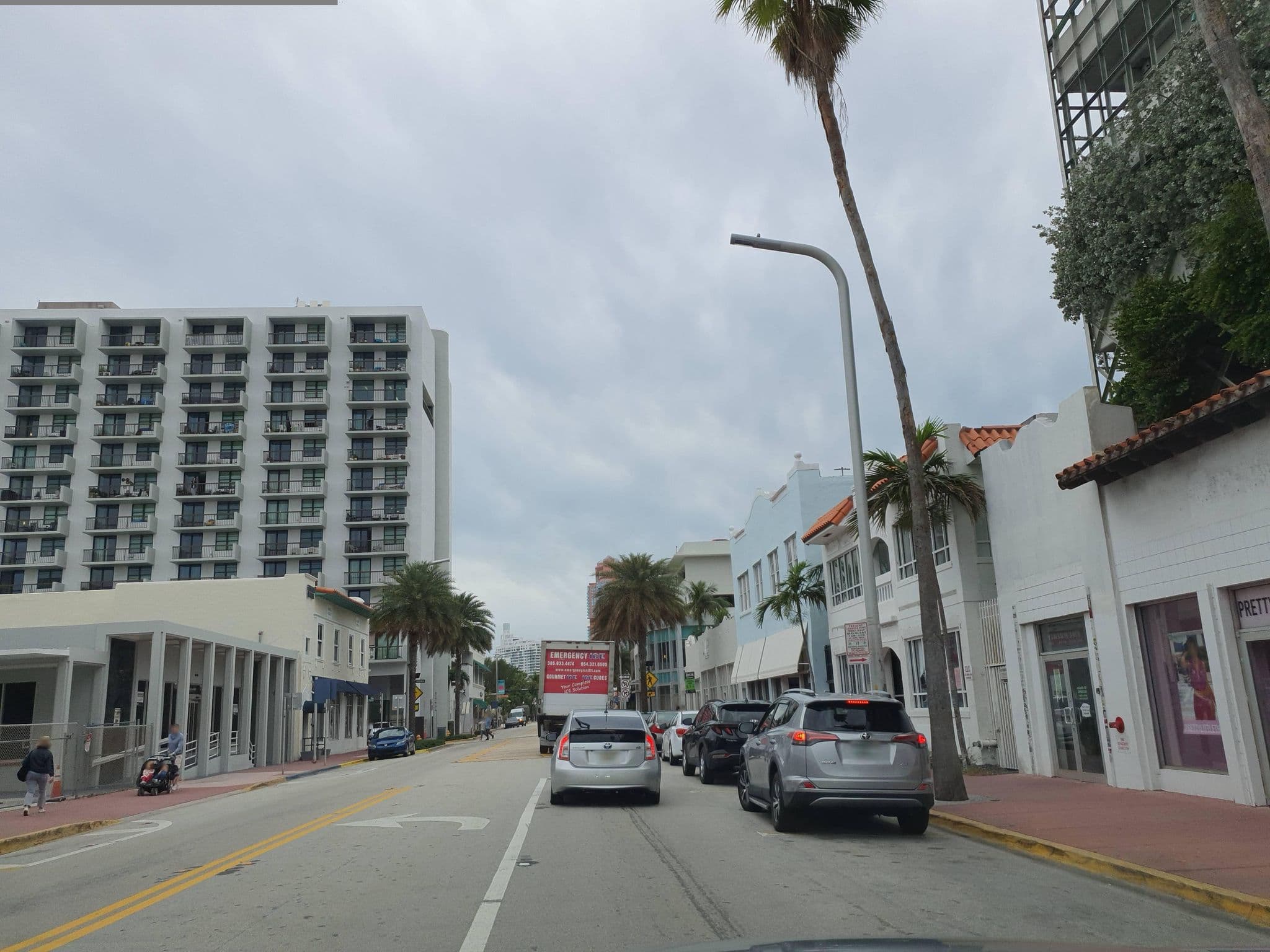 Street view near Metropole Hotel, Miami Beach — © teddy73 (CC BY-SA · Mapillary)