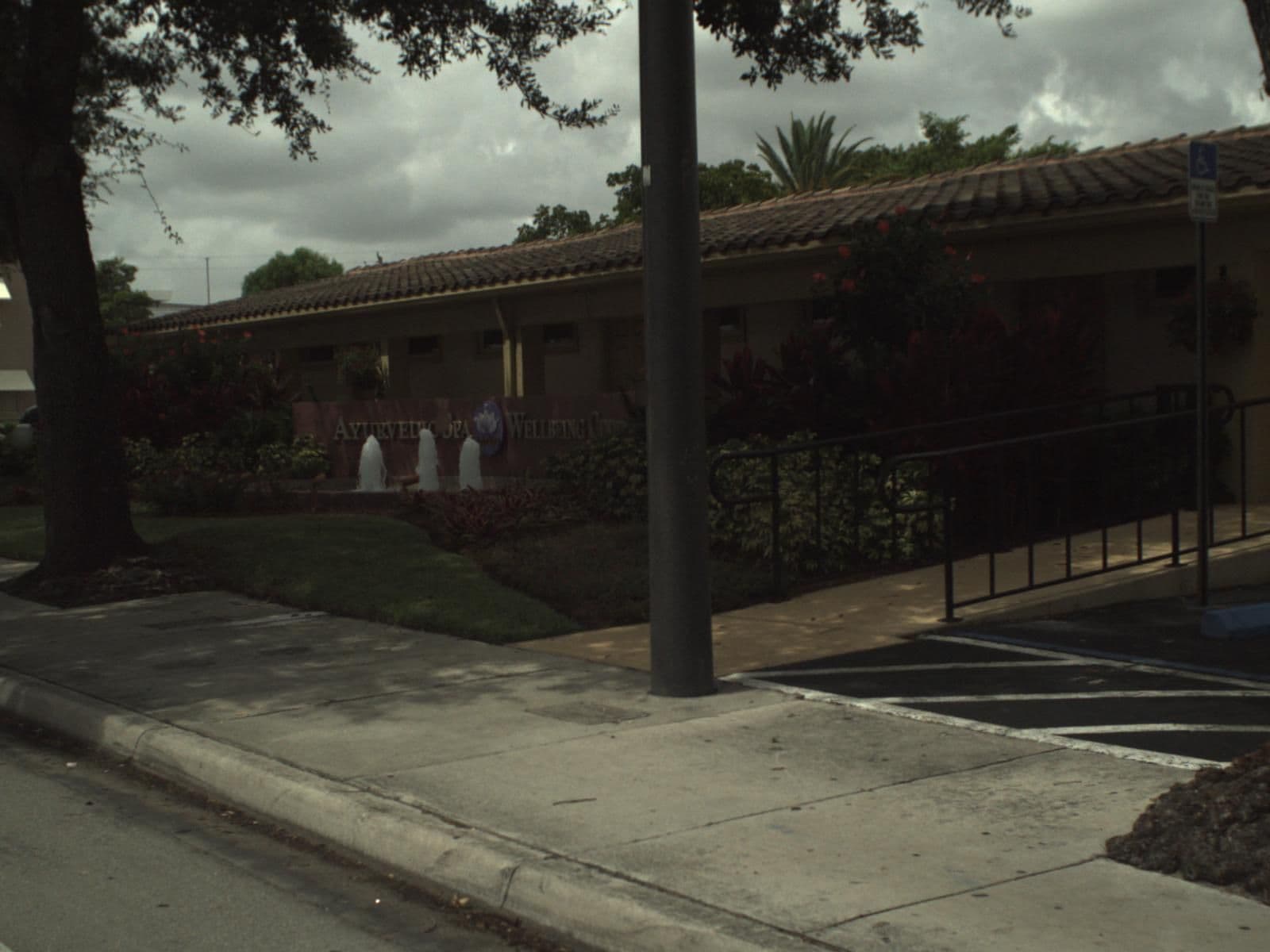 Street view near Zinn Inn, Hallandale Beach — © fdot_vl (CC BY-SA · Mapillary)