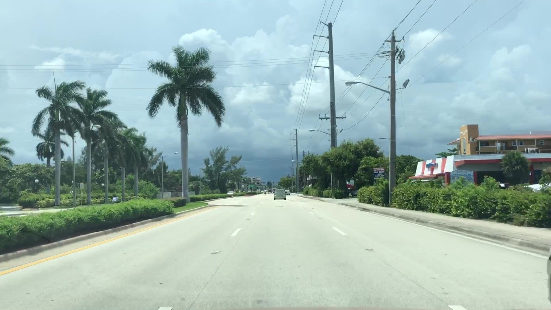 Street view near Twin Harbors, Dania Beach — © lvl5 (CC BY-SA · Mapillary)
