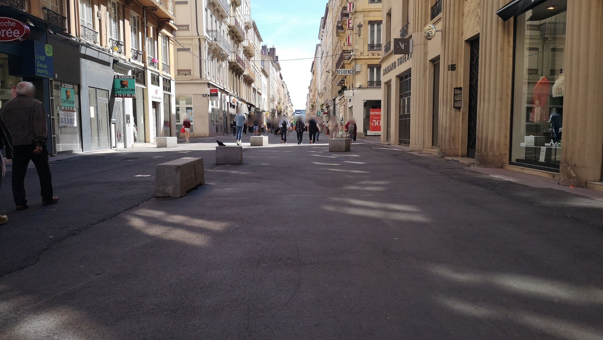 Street view near Hôtel du Dauphin, Lyon 02 — © blueberry (CC BY-SA · Mapillary)