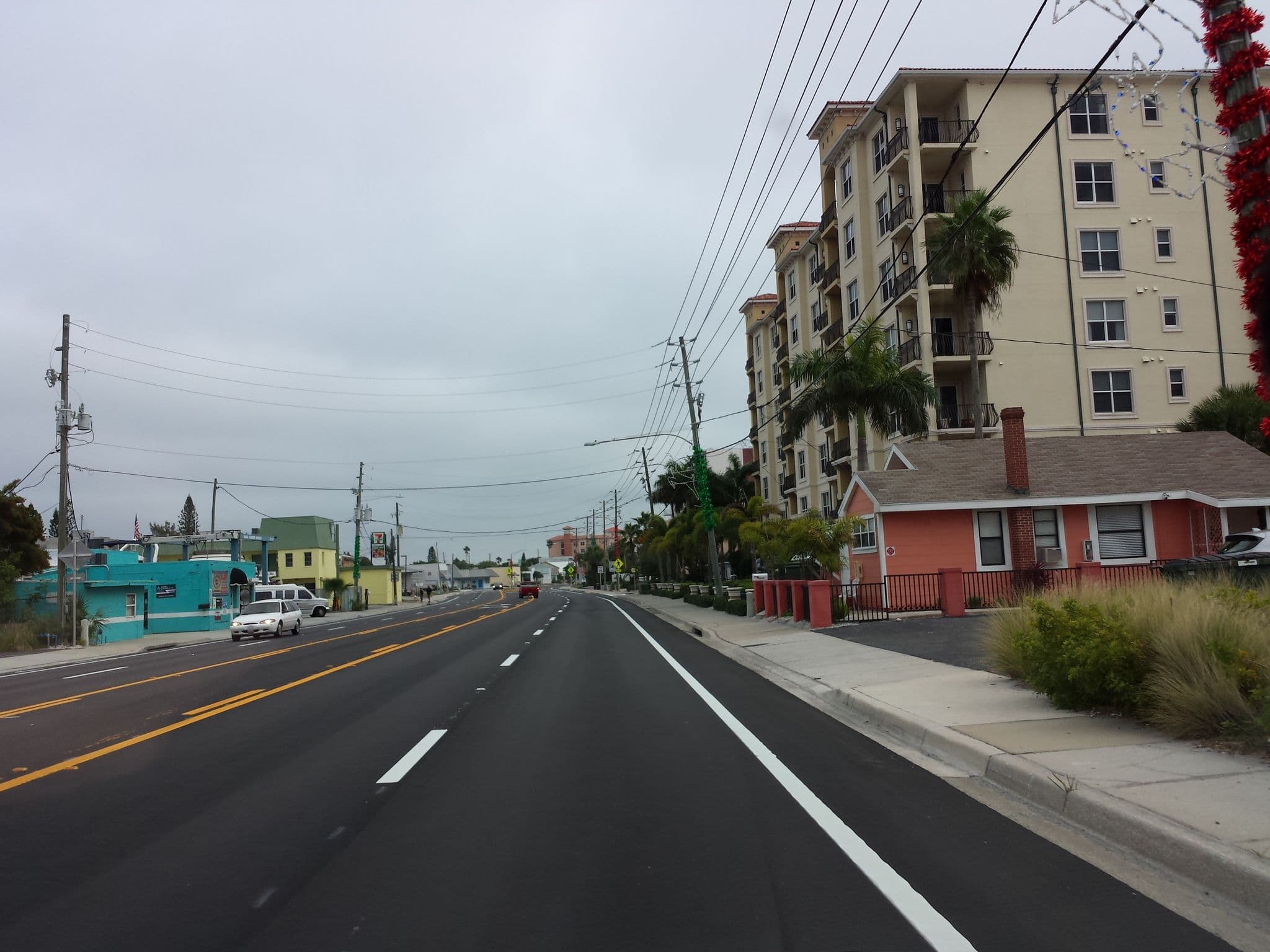Street view near Starfish Cottages, Madeira Beach — © jackdripper (CC BY-SA · Mapillary)