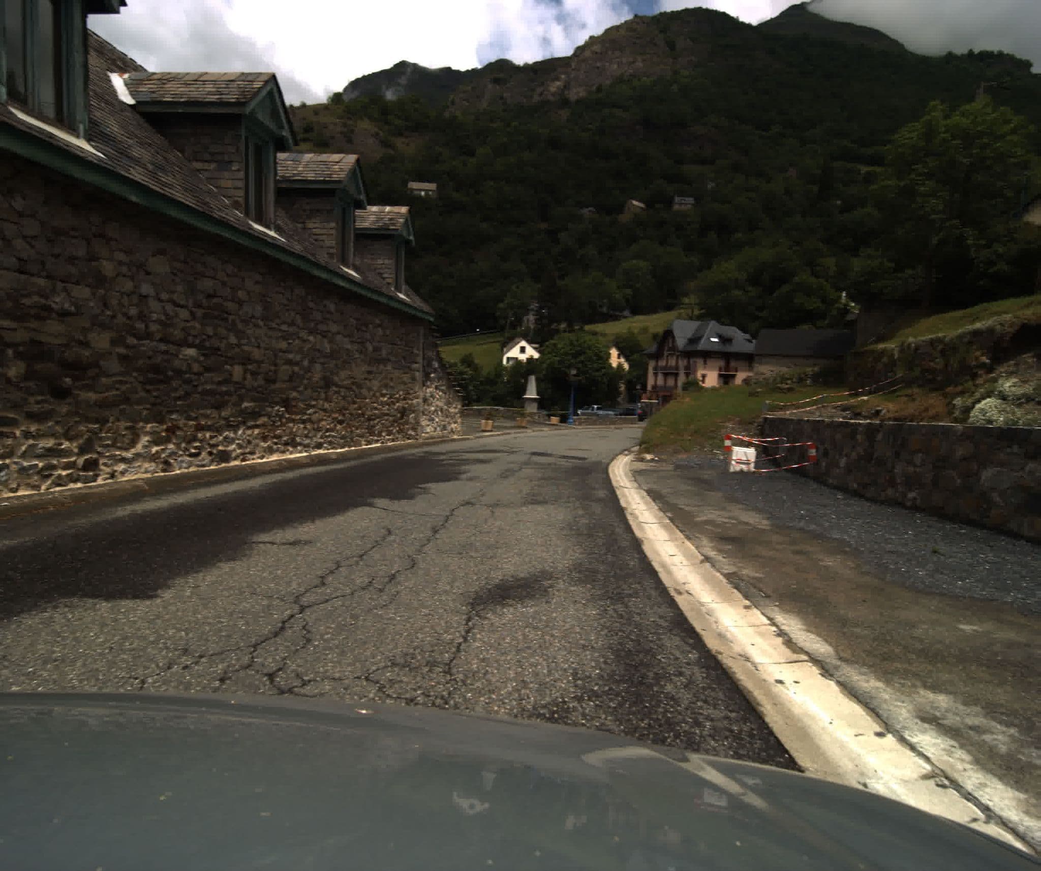 Street view near Le Campbieilh, Luz-Saint-Sauveur — © sogefi (CC BY-SA · Mapillary)