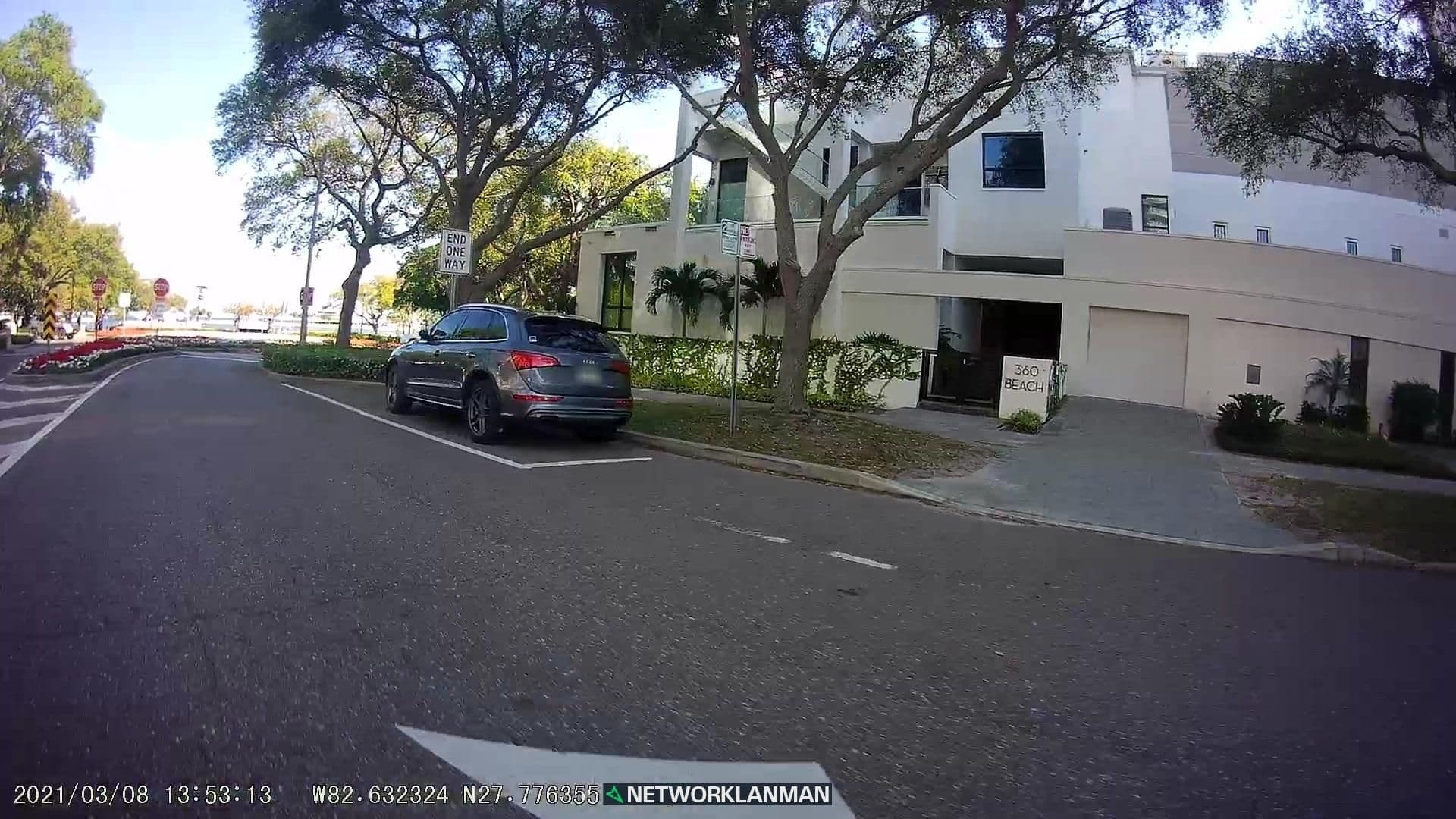 Street view near Grayl's Hotel, St. Petersburg — © networklanman (CC BY-SA · Mapillary)