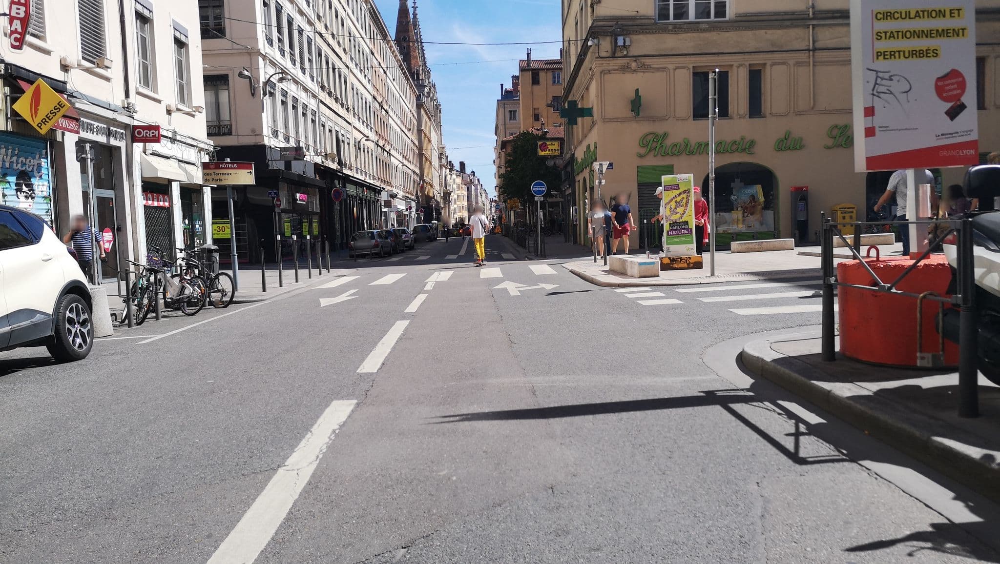Street view near Hôtel Le Saint-Pierre des Terreaux, Lyon 01 — © blueberry (CC BY-SA · Mapillary)