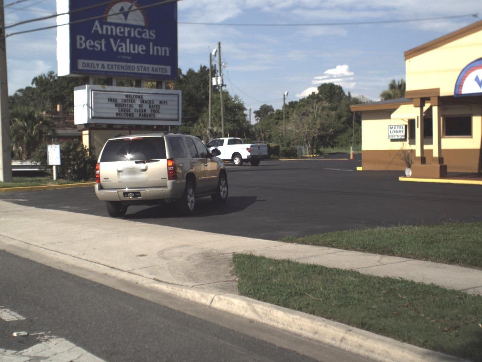 Street view near Americas Best Value Inn Univ of Florida Shands, Gainesville — © fdot_vl (CC BY-SA · Mapillary)