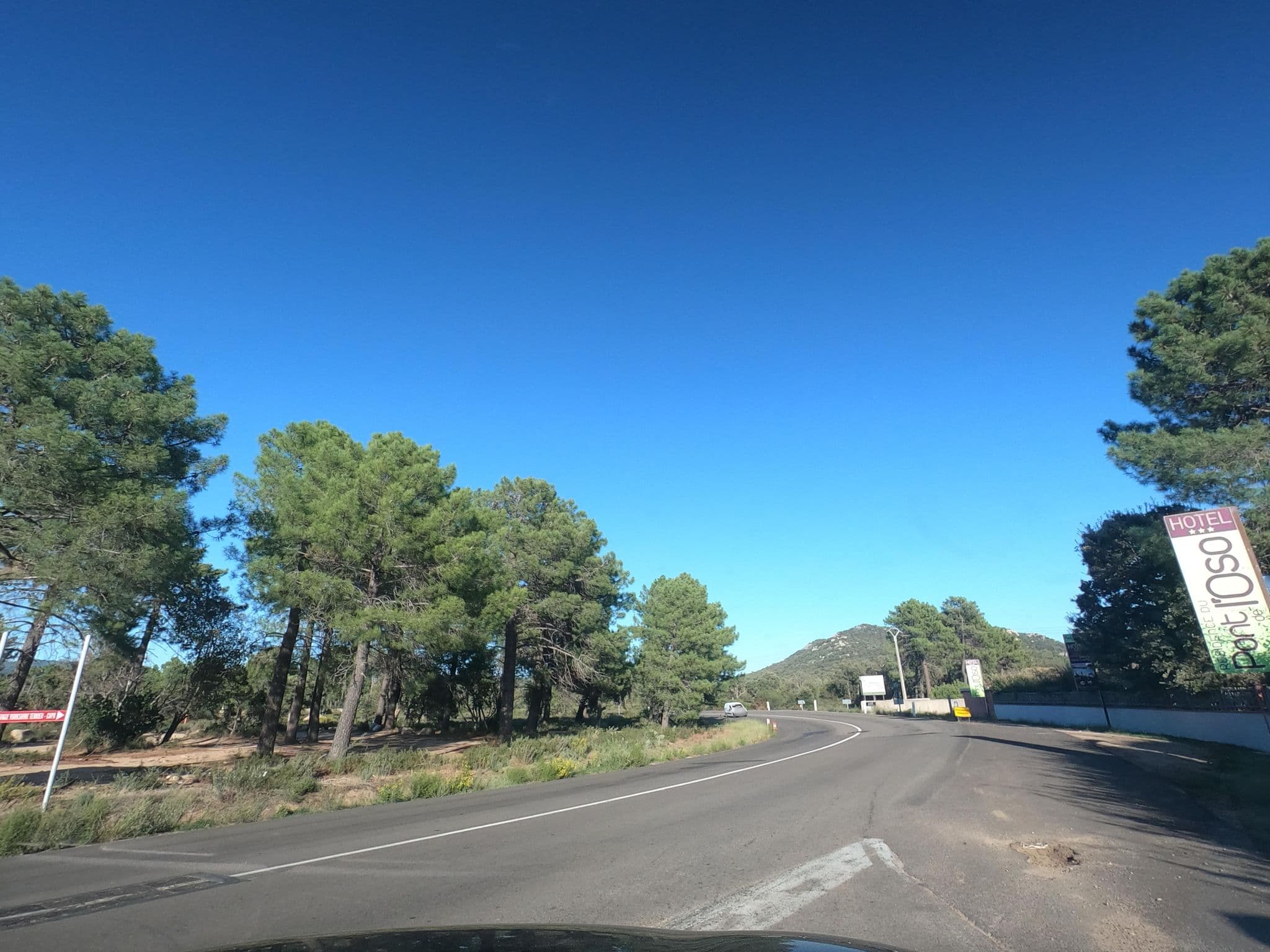 Street view near Résidence du Pont l'Oso, Porto-Vecchio — © canadarunner (CC BY-SA · Mapillary)