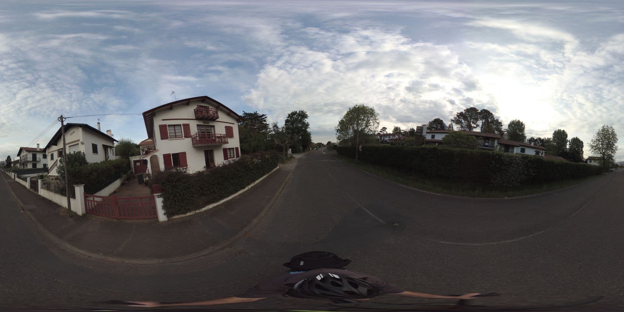 Street view near AureNik Etxea, Saint-Jean-de-Luz — © geovelo (CC BY-SA · Mapillary)