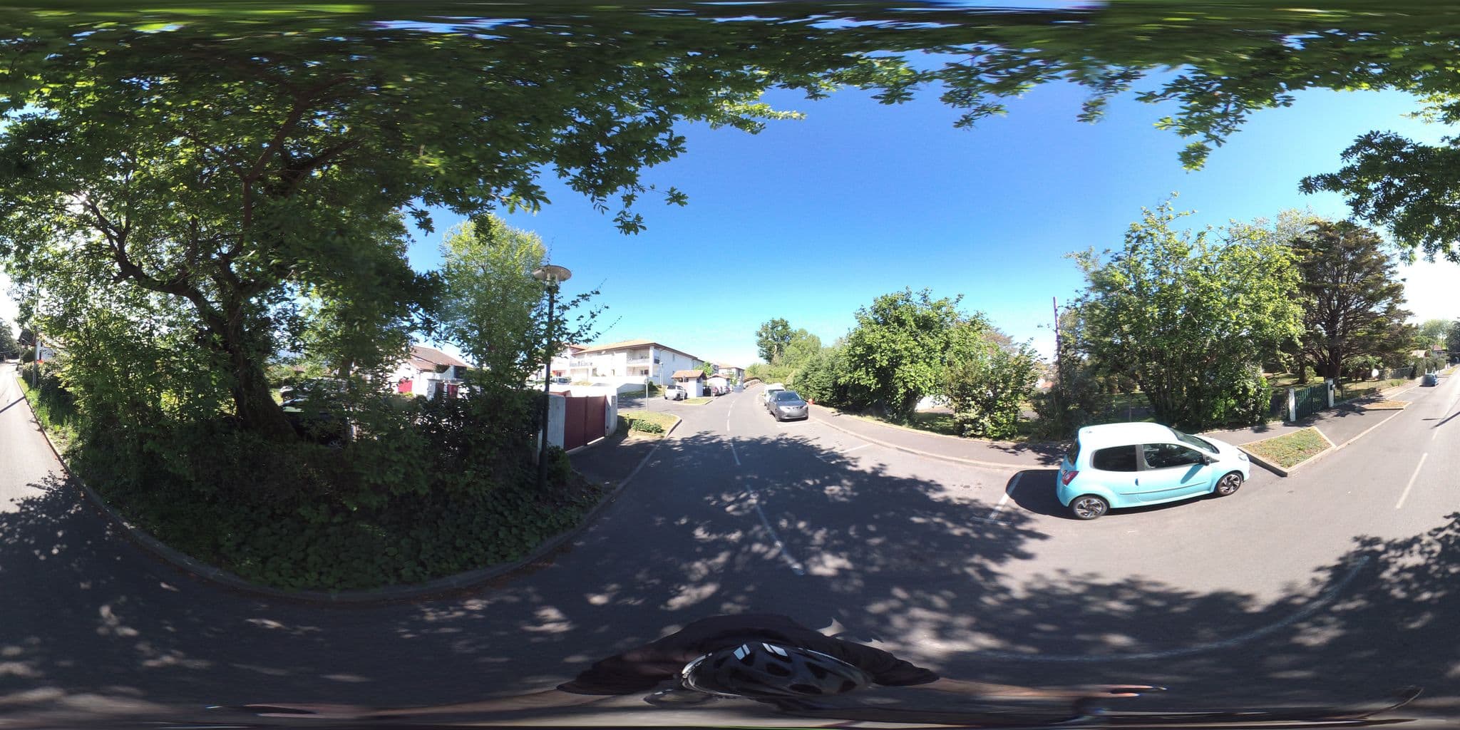 Street view near La Ferme d'Ika, Saint-Jean-de-Luz — © geovelo (CC BY-SA · Mapillary)