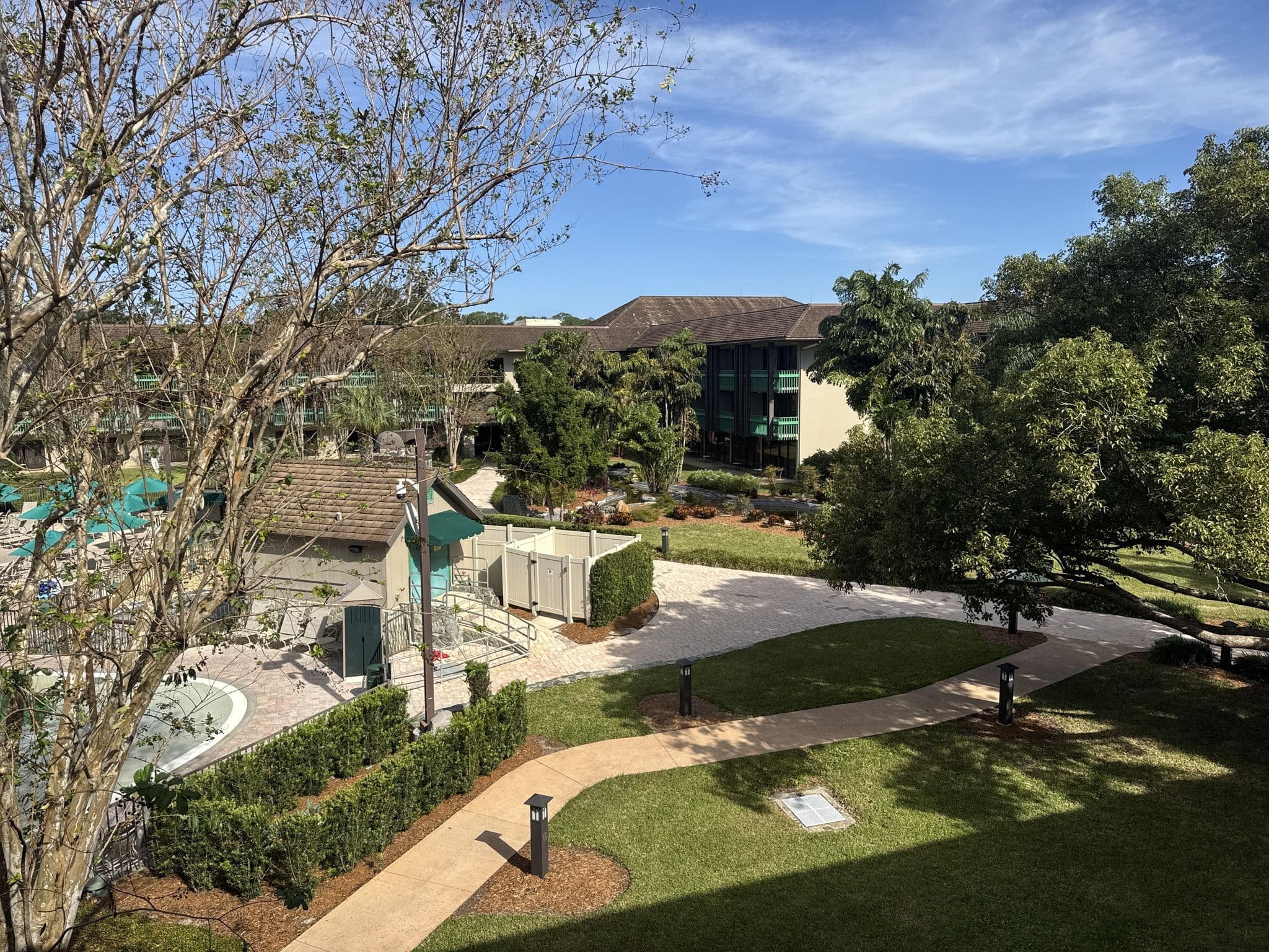 Street view near Mill Pond (Mickey Mouse) Pool, Horizon West — © zandu (CC BY-SA · Mapillary)