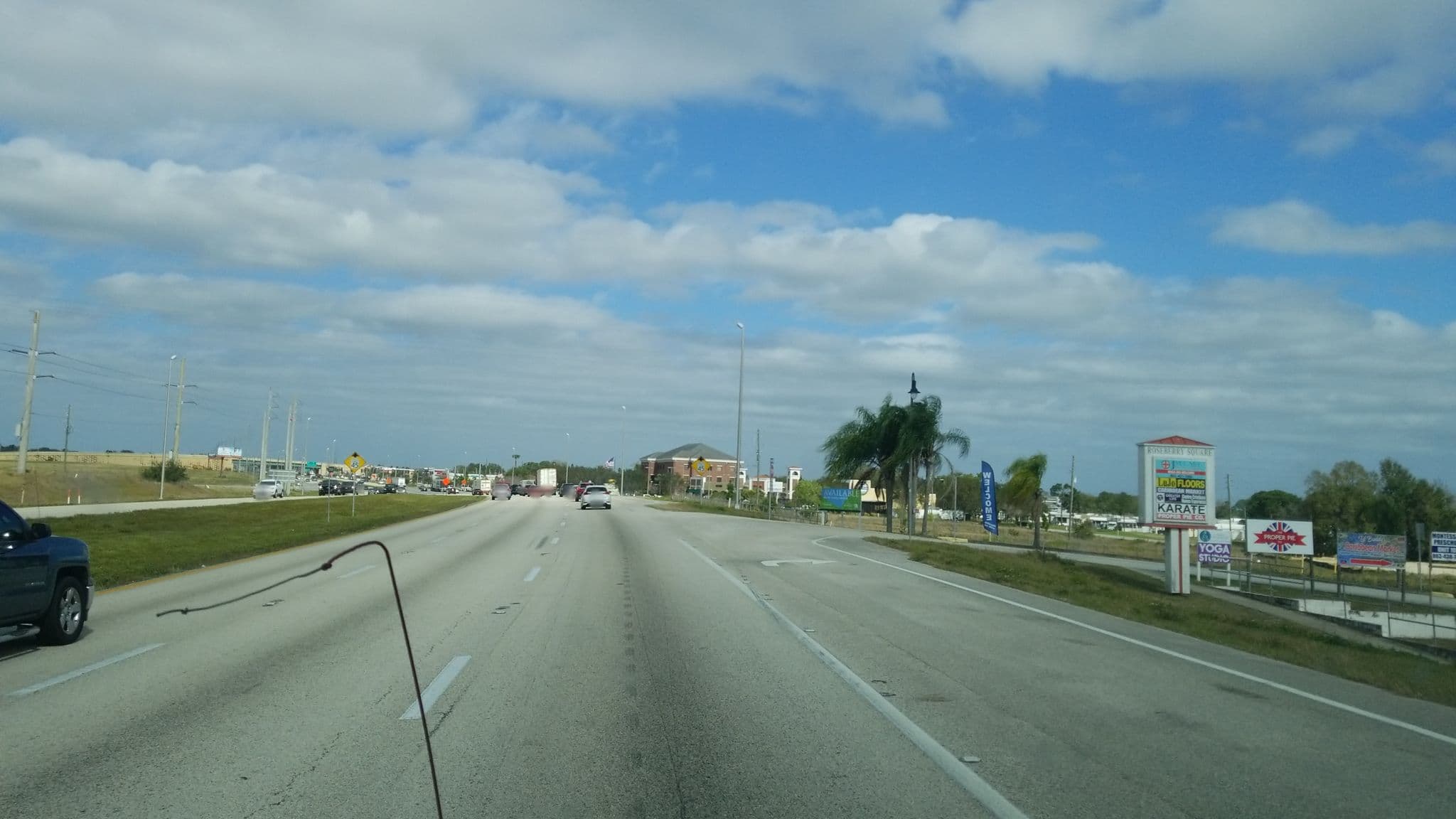 Street view near Holiday Villas, Loughman — © jbthemilker (CC BY-SA · Mapillary)
