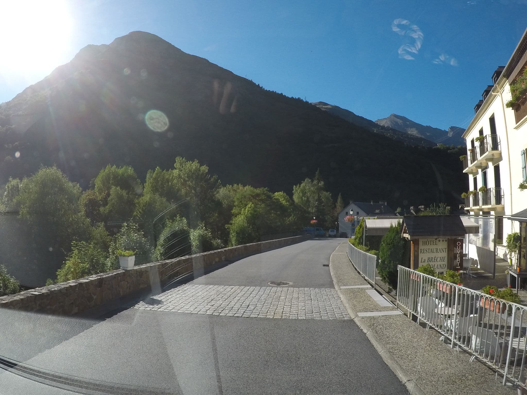Street view near Hôtel-Restaurant La Brèche de Roland, Luz-Saint-Sauveur — © yaron (CC BY-SA · Mapillary)