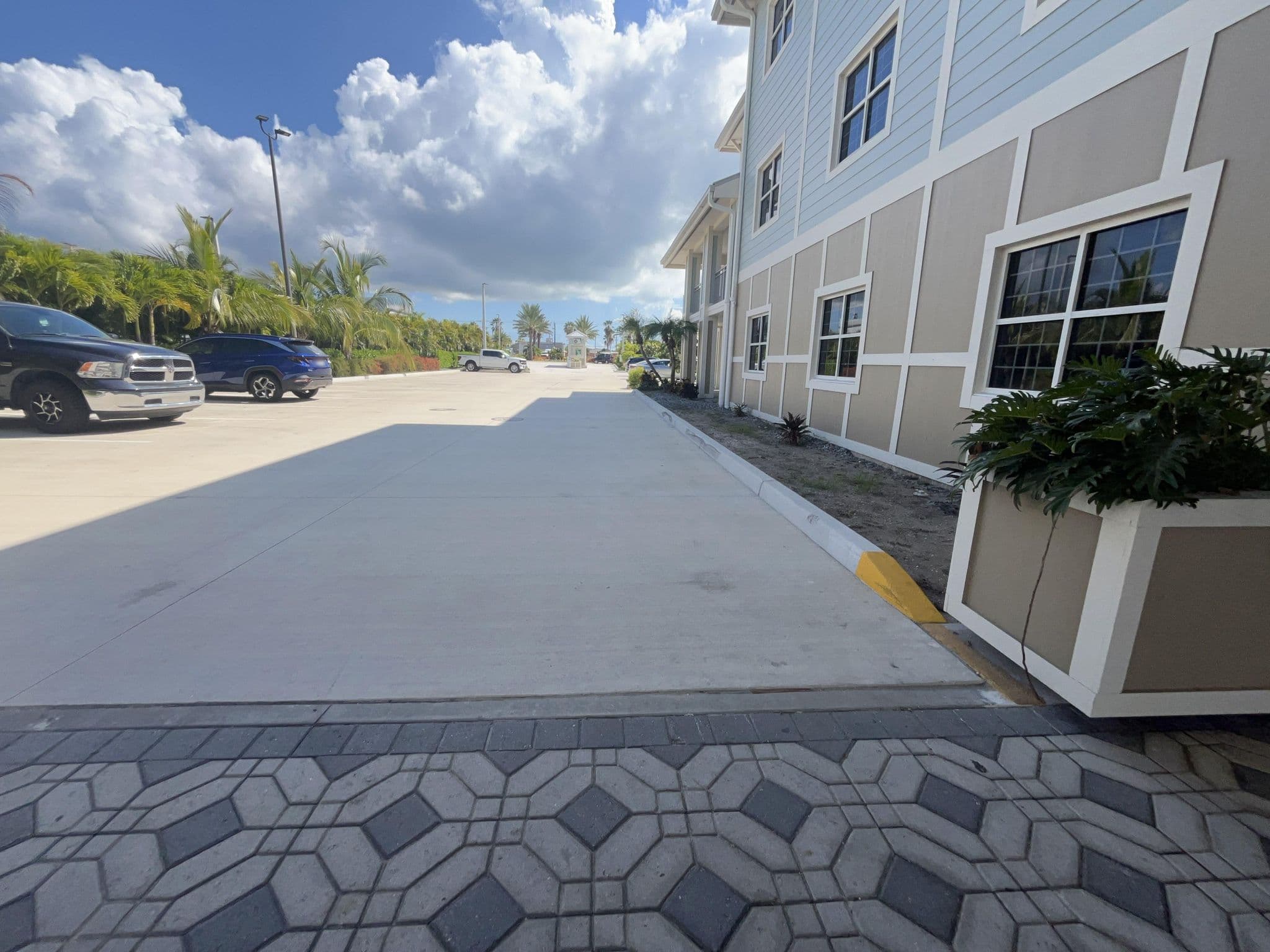 Street view near Radison Cape Canaveral, Cape Canaveral — © Lanka6359 (CC BY-SA · Mapillary)