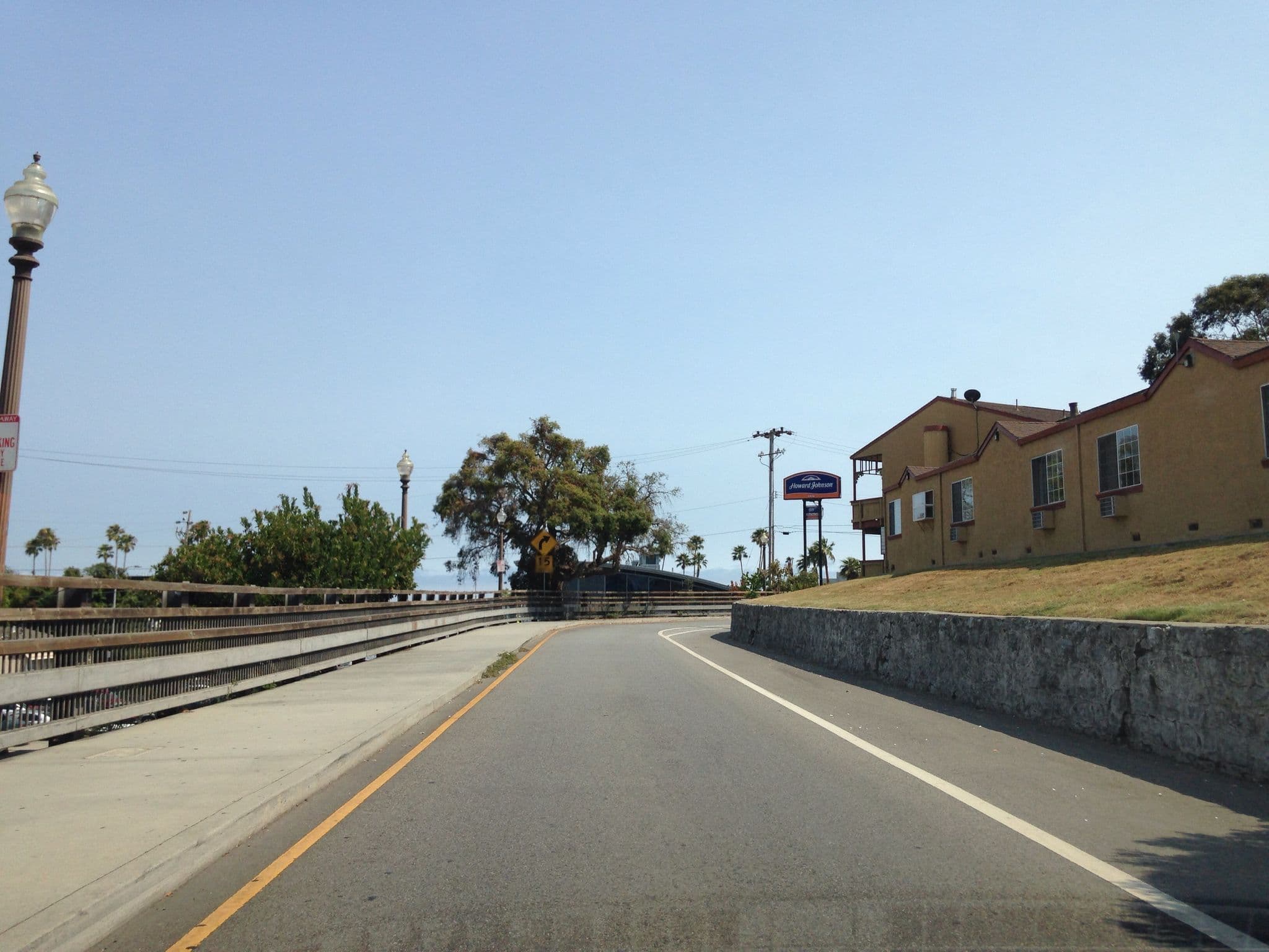 Street view near Howard Johnson Inn - Fisherman's Wharf-Santa Cruz, Santa Cruz — © almccon (CC BY-SA · Mapillary)