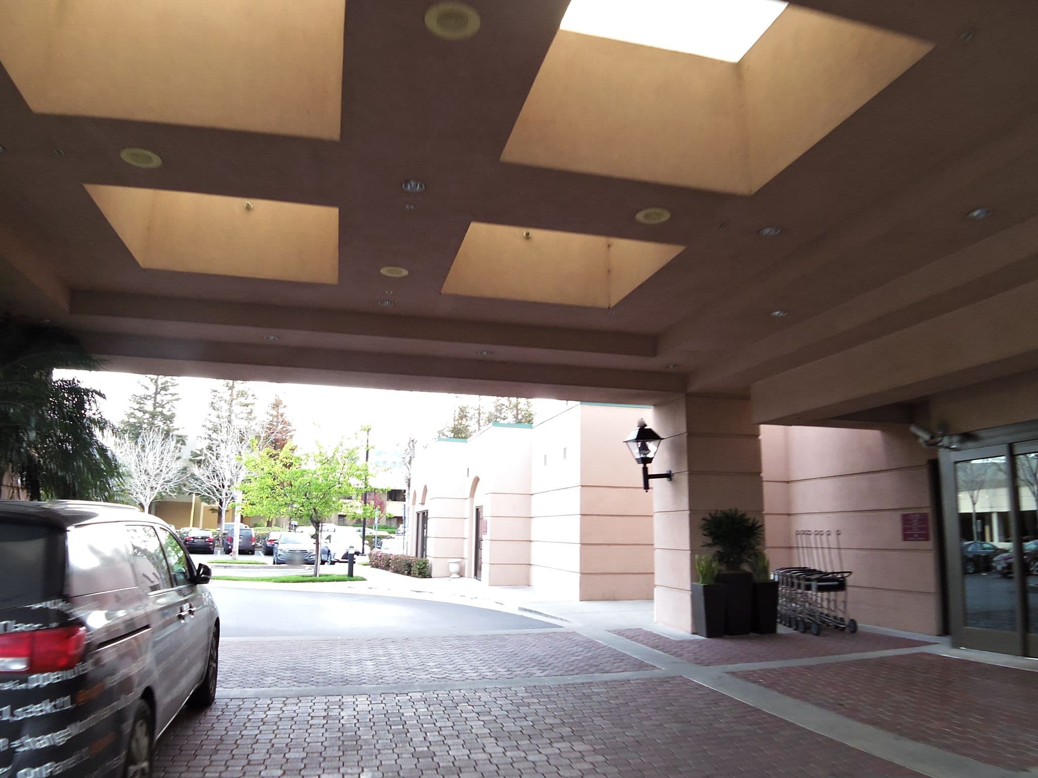 Street view near The Plaza Suites, Santa Clara — © andrewsnow (CC BY-SA · Mapillary)
