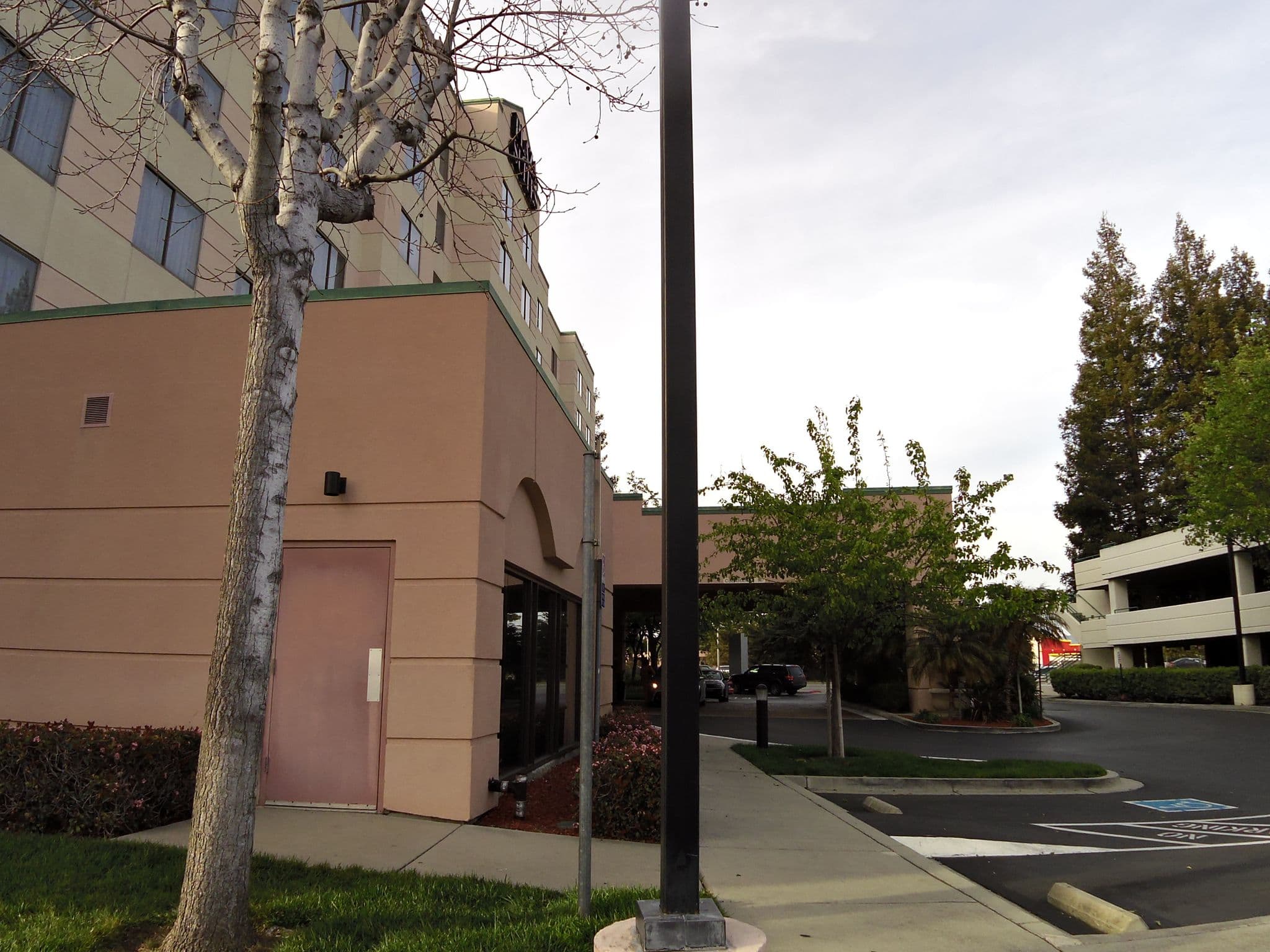 Street view near The Plaza Suites Pool, Santa Clara — © andrewsnow (CC BY-SA · Mapillary)