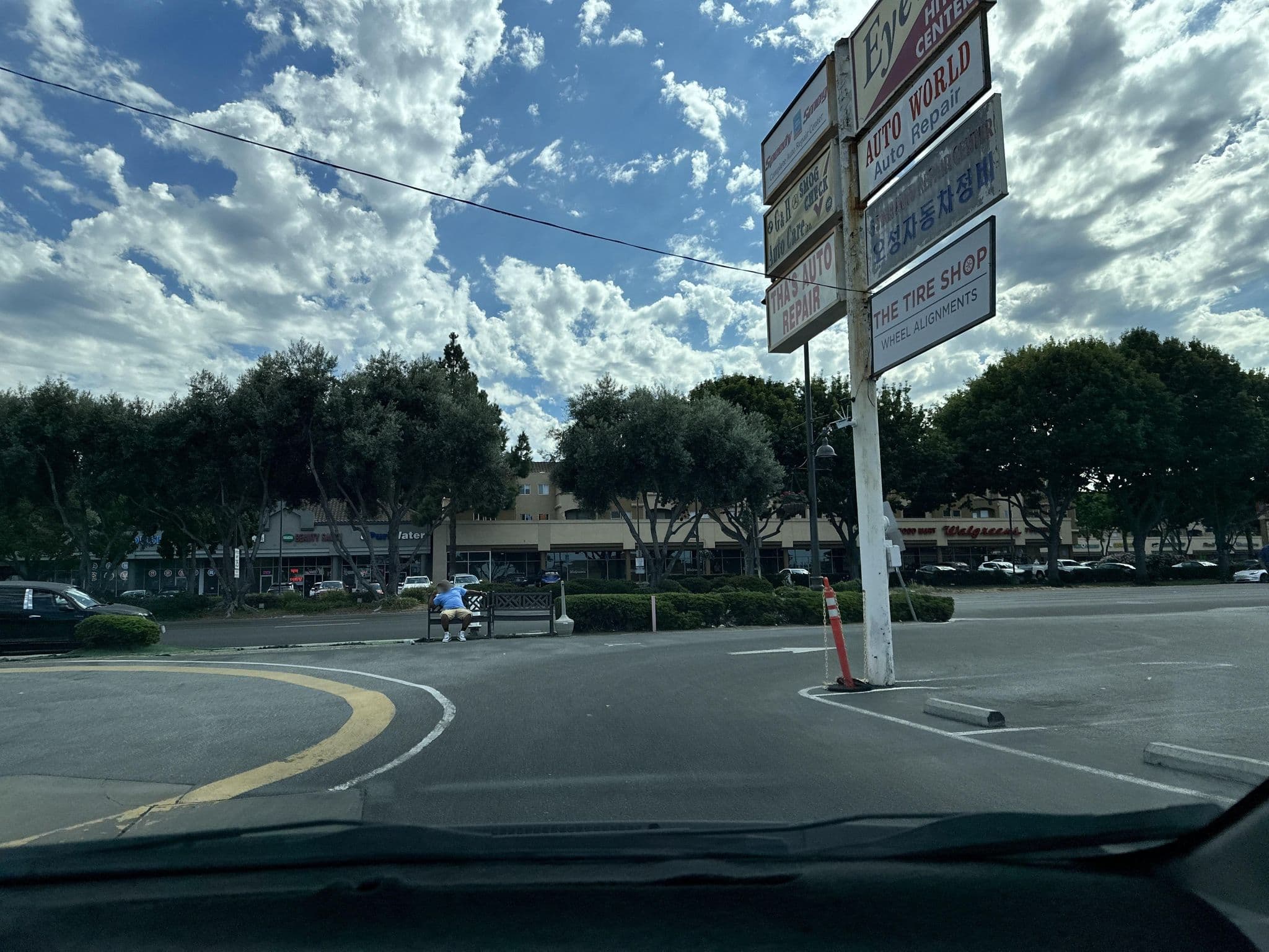 Street view near Santa Clara Travelodge, Santa Clara — © hewwohewwo (CC BY-SA · Mapillary)