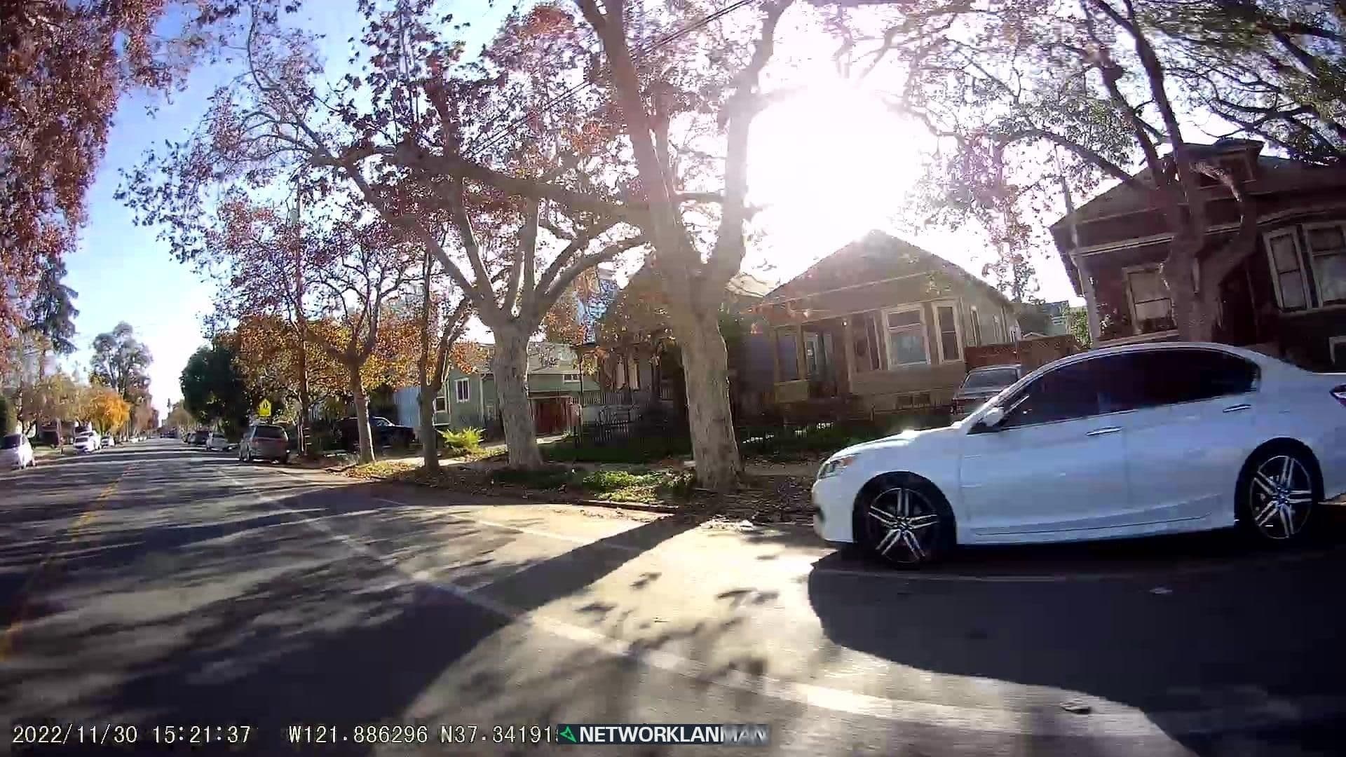 Street view near Autoland, San Jose — © networklanman (CC BY-SA · Mapillary)