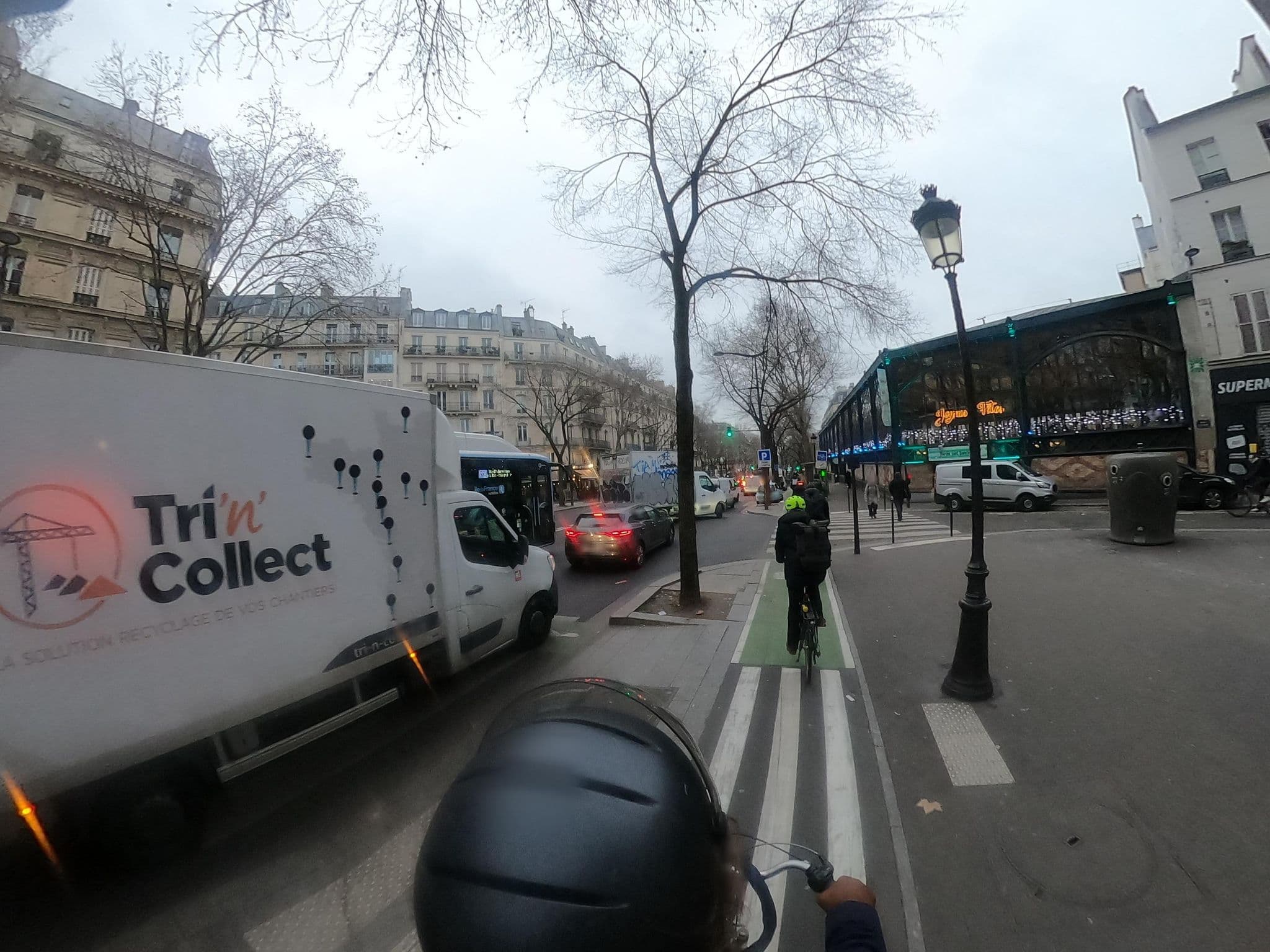 Street view near Hôtel Nord-Est, Saint-Vincent de Paul — © GEO_VilledeParis (CC BY-SA · Mapillary)