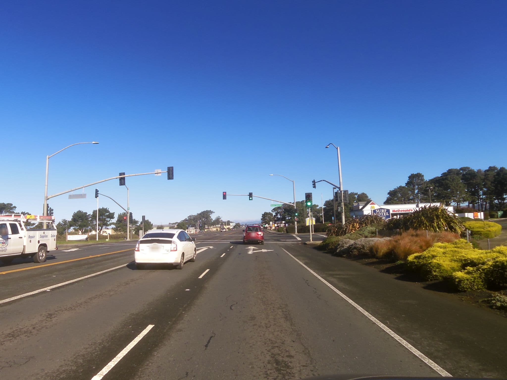 Street view near Emerald Dolphin Inn, Brooktrails — © andrewsnow (CC BY-SA · Mapillary)