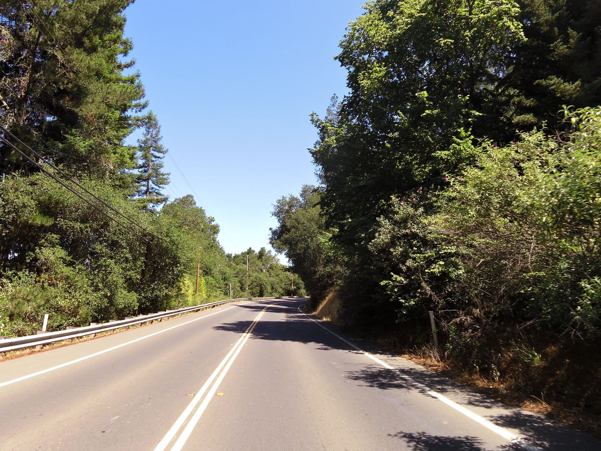 Street view near The Black Rock Inn, Saint Helena — © andrewsnow (CC BY-SA · Mapillary)