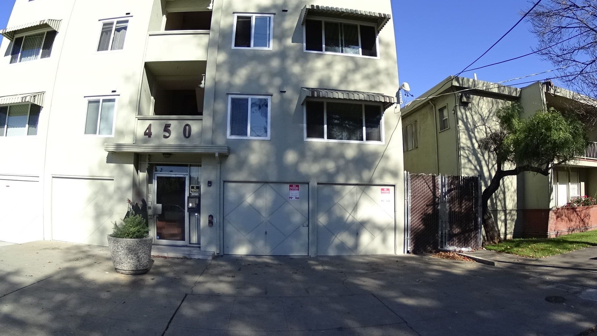 Street view near Golden State Cono, Oakland — © bhousel (CC BY-SA · Mapillary)