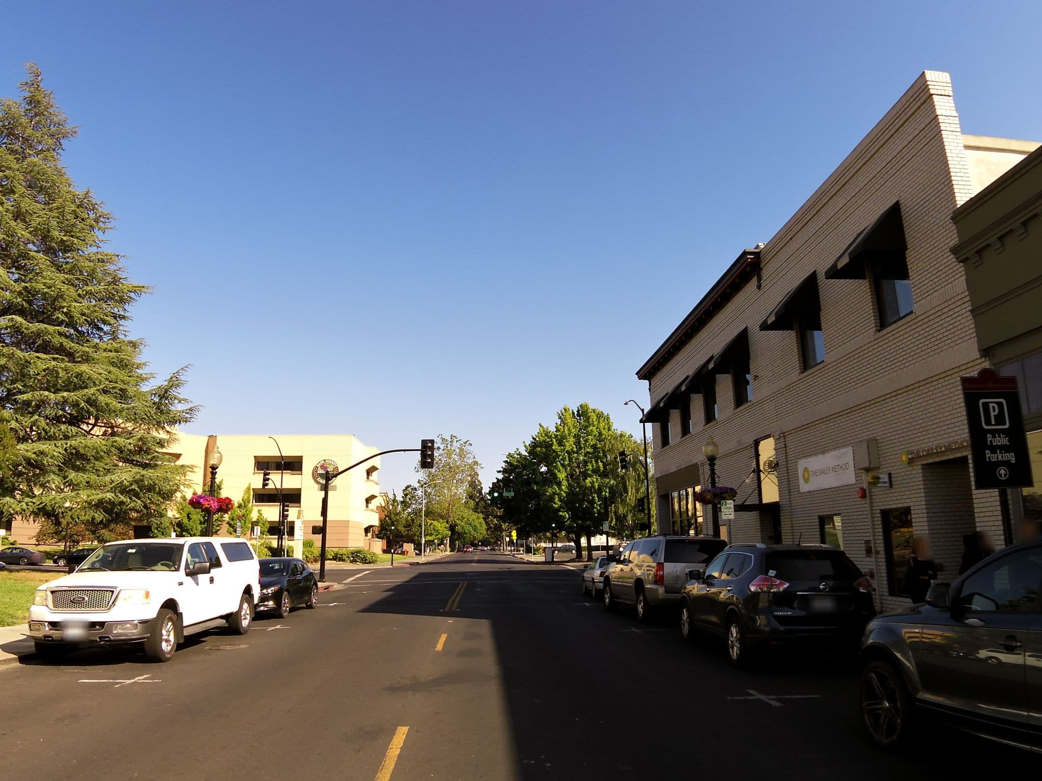 Street view near Travelodge, Napa — © andrewsnow (CC BY-SA · Mapillary)