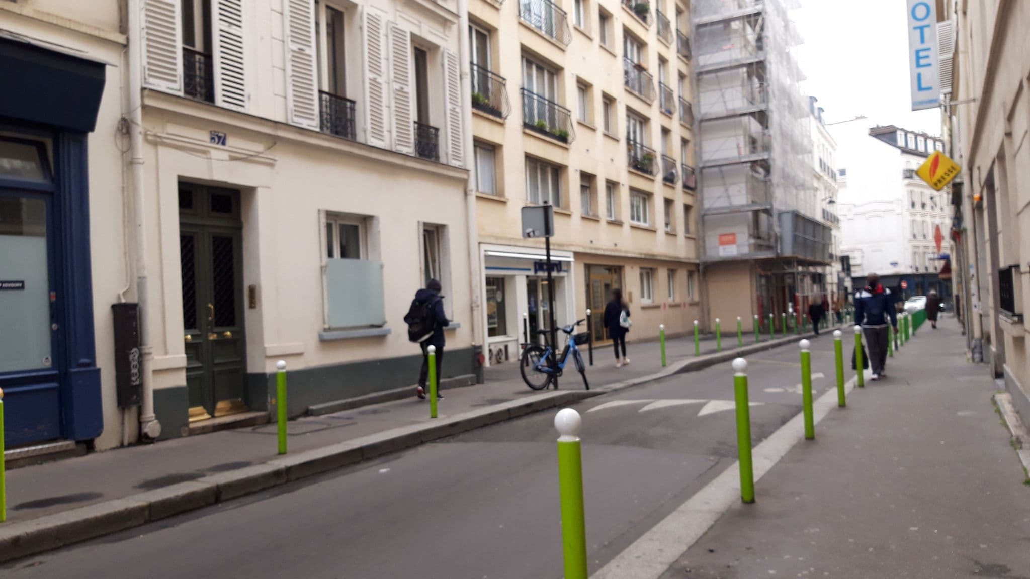 Street view near Hôtel Condamine, Paris 17 Batignolles-Monceau — © chivos (CC BY-SA · Mapillary)