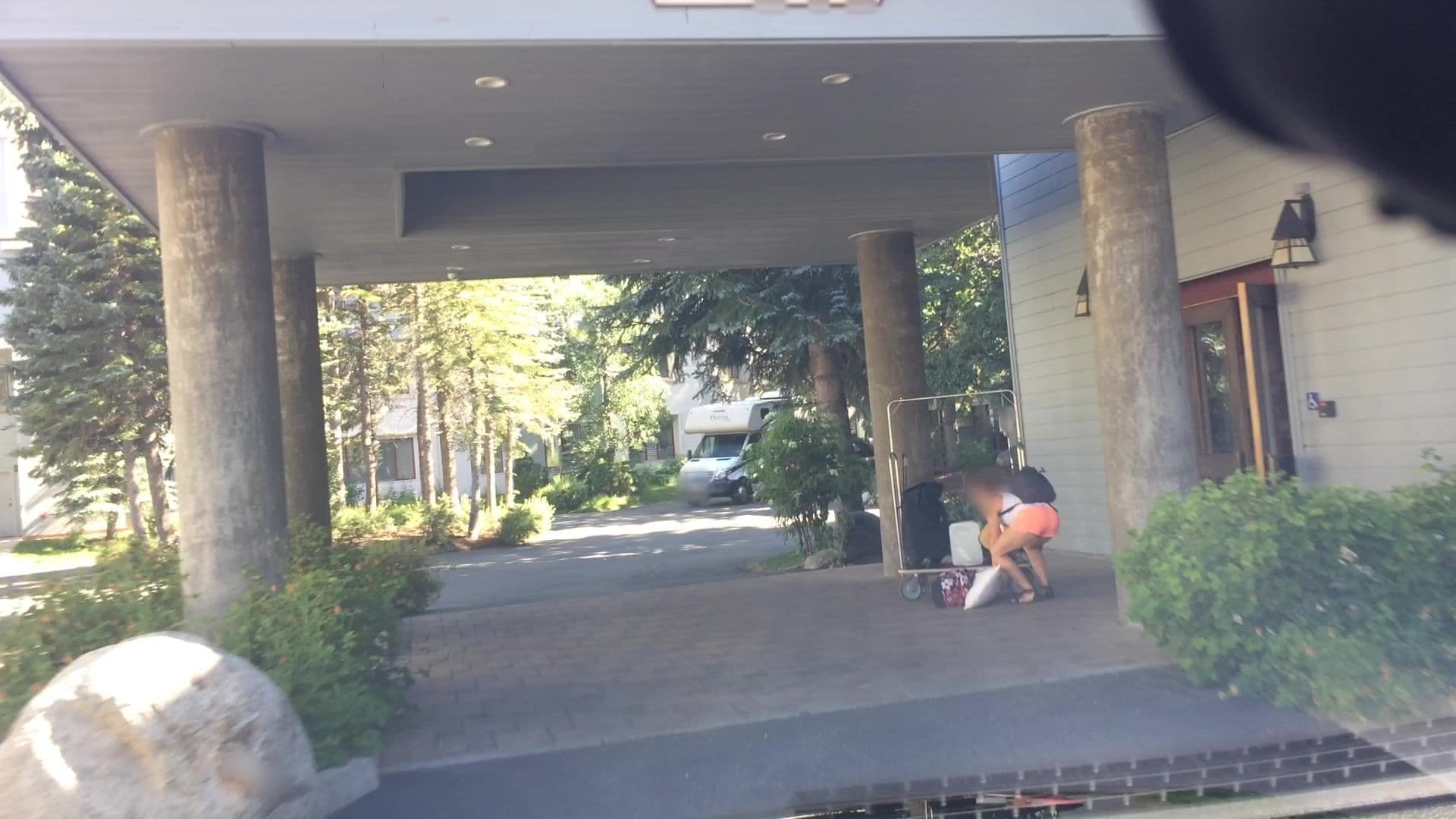 Street view near Squaw Valley Lodge, Sunnyside-Tahoe City — © lvl5 (CC BY-SA · Mapillary)