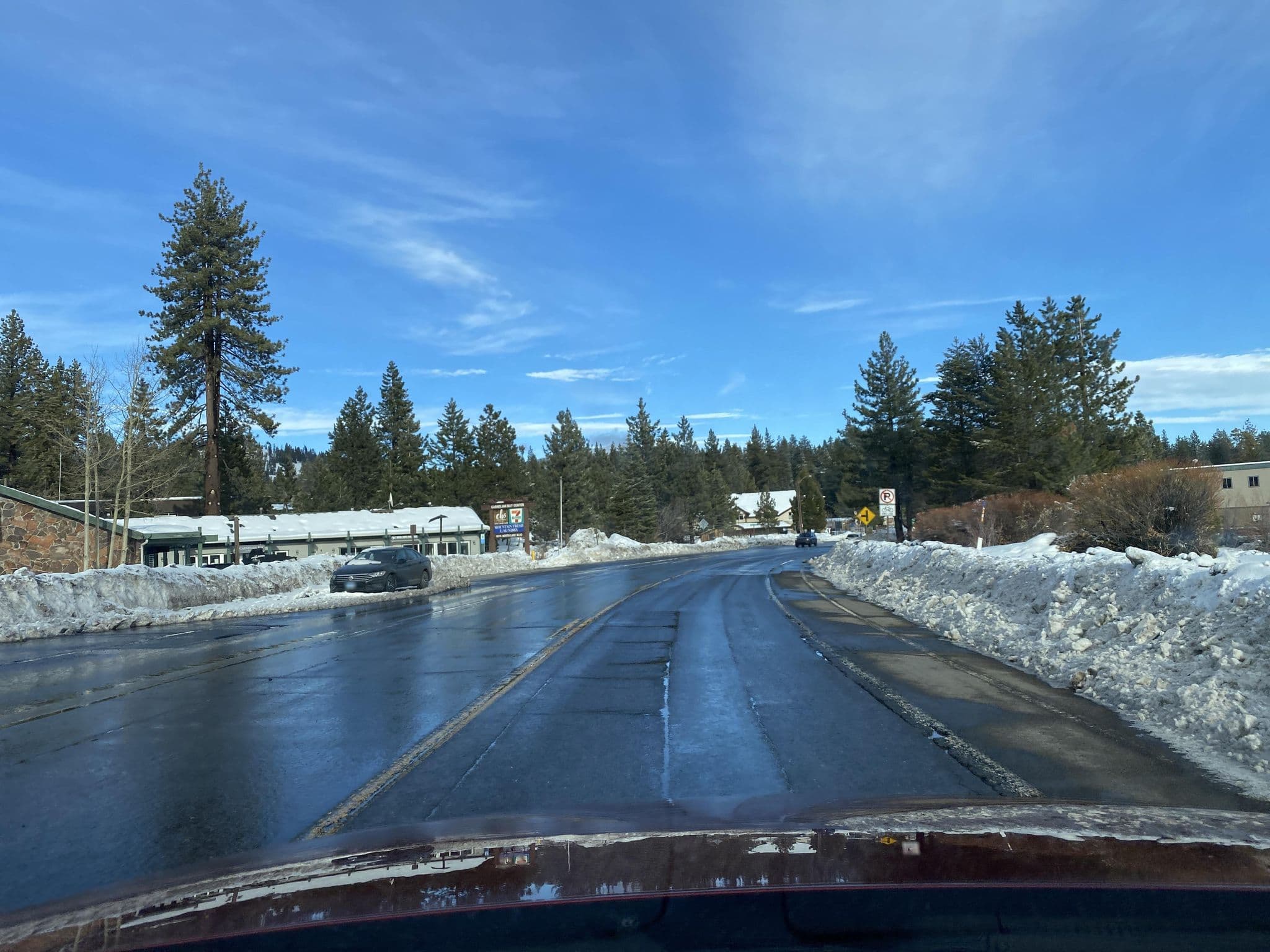 Street view near A Divey Motel, Tahoe Vista — © eneerhut (CC BY-SA · Mapillary)