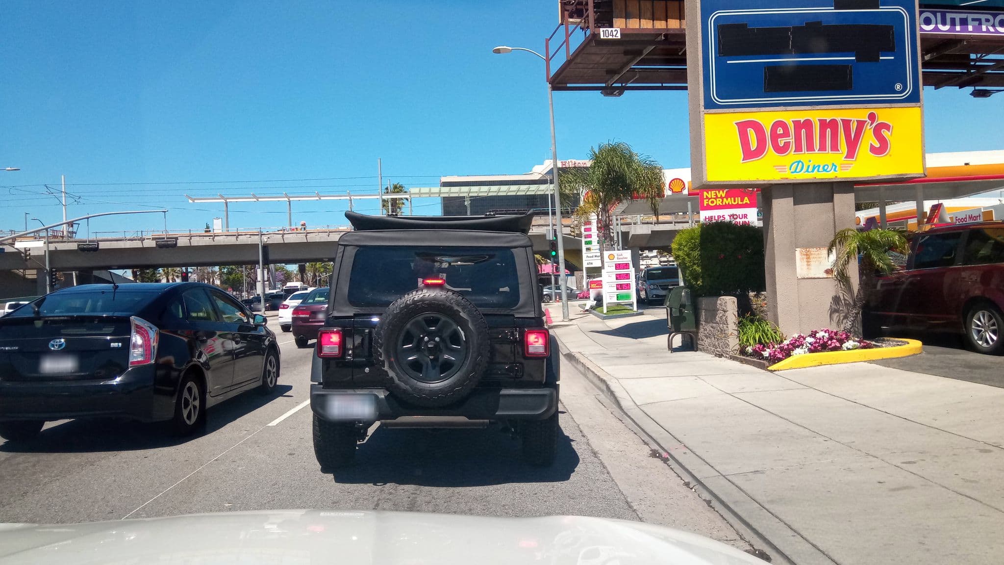 Street view near Travelodge Hotel at LAX, Lennox — © victuallers (CC BY-SA · Mapillary)