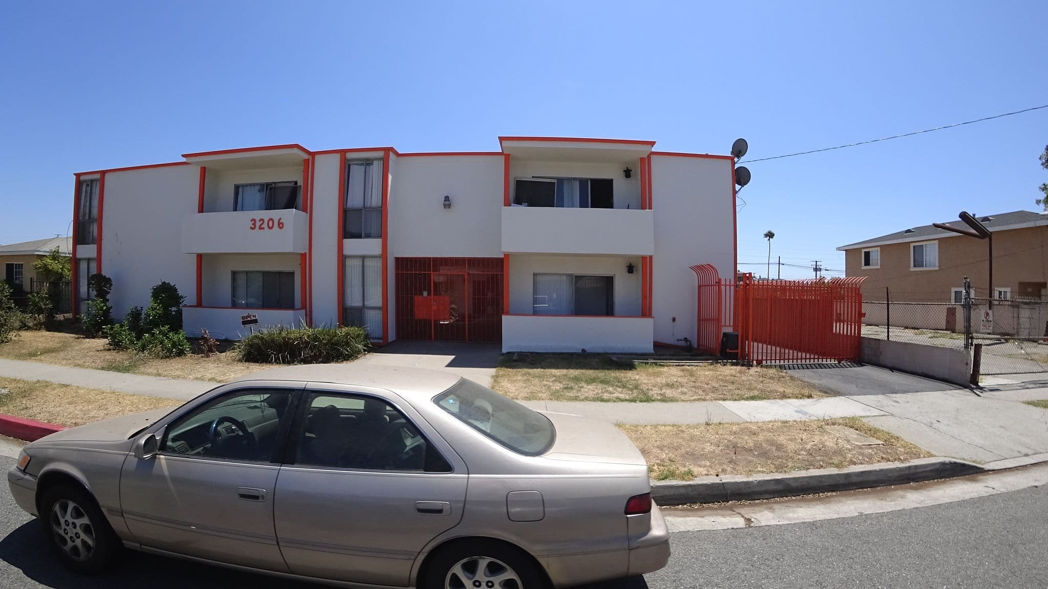 Street view near Luxury Stays, Lennox — © mly_la (CC BY-SA · Mapillary)