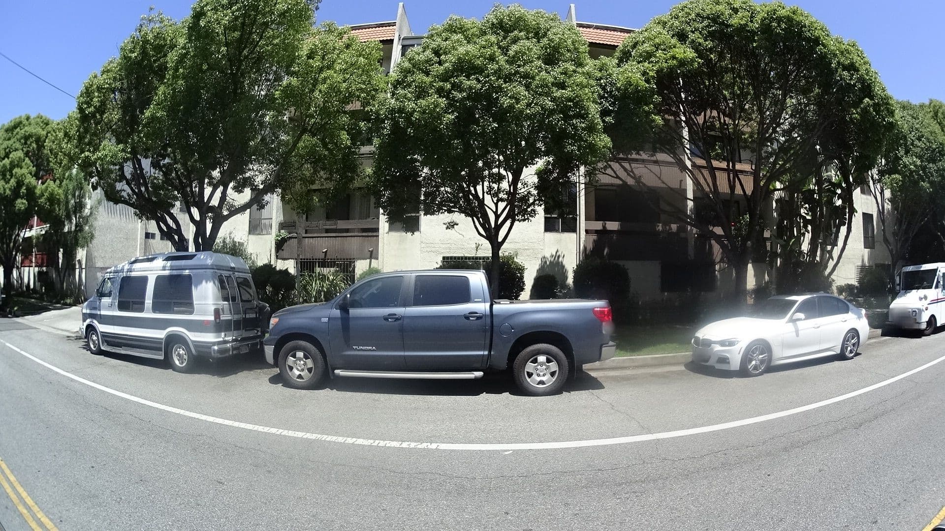 Street view near 2 Guys & A Girl, Santa Monica — © mly_la (CC BY-SA · Mapillary)