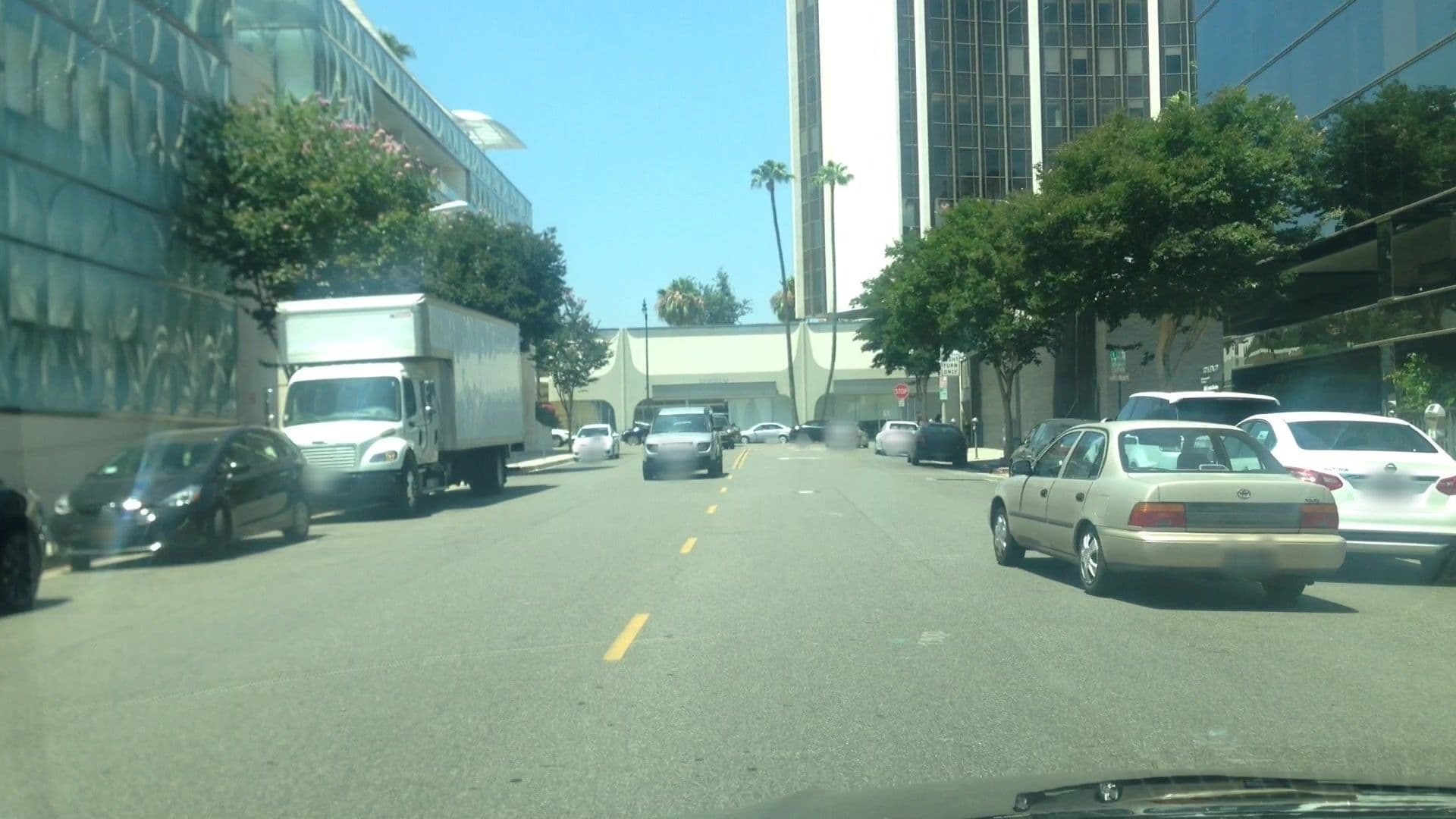 Street view near Mosaic Hotel Pool, Beverly Hills — © lvl5 (CC BY-SA · Mapillary)