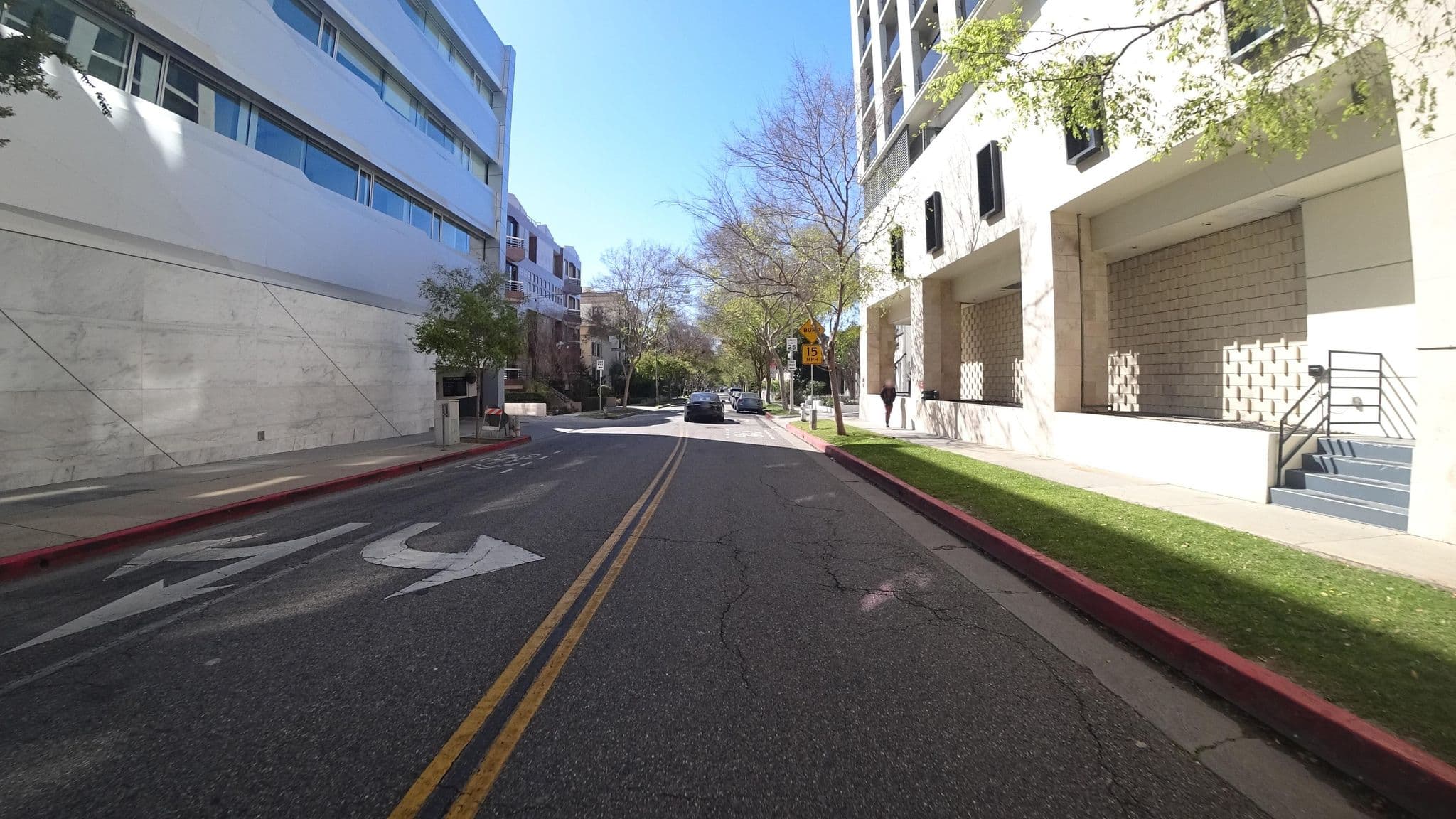 Street view near Poolside, Beverly Hills — © marker_geo (CC BY-SA · Mapillary)