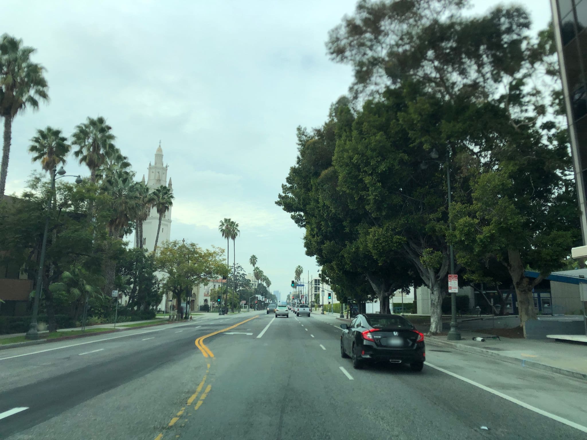 Street view near Wilshire Inn Los Angeles, Koreatown — © cfwarren3 (CC BY-SA · Mapillary)