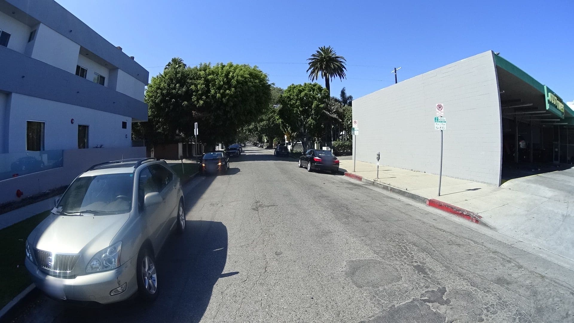 Street view near Room 219, Beverly Hills — © mly_la (CC BY-SA · Mapillary)