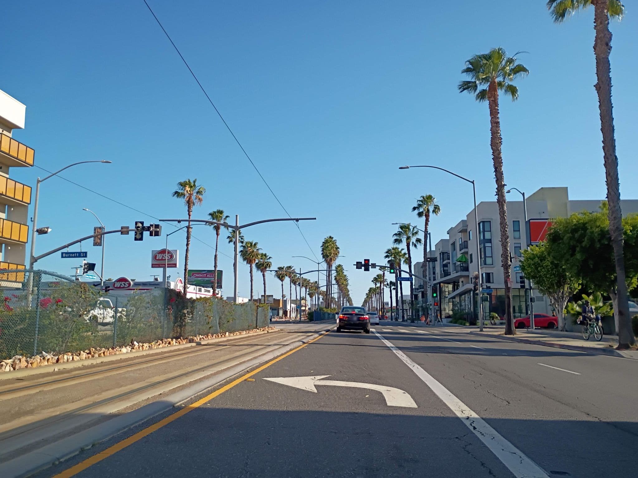 Street view near Hilton Anaheim Suite 14320, Signal Hill — © inlandurbanist (CC BY-SA · Mapillary)
