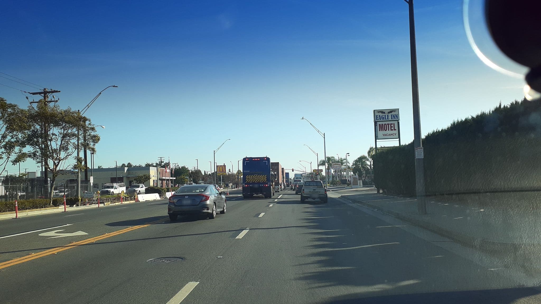 Street view near Eagle Inn Motel, Long Beach — © veganmapper (CC BY-SA · Mapillary)