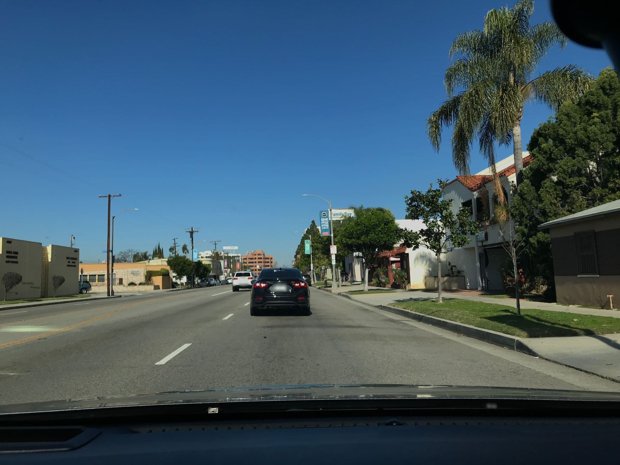 Street view near Carlton Motel, Signal Hill — © boryly (CC BY-SA · Mapillary)