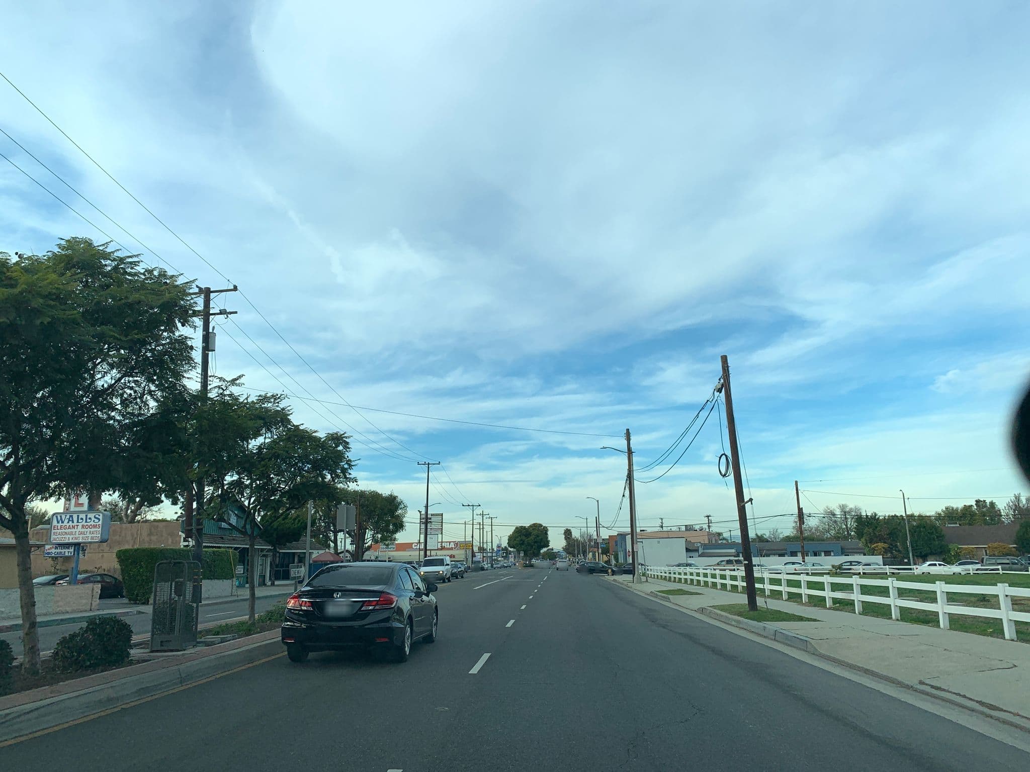 Street view near Walls Motel, Signal Hill — © turne514 (CC BY-SA · Mapillary)