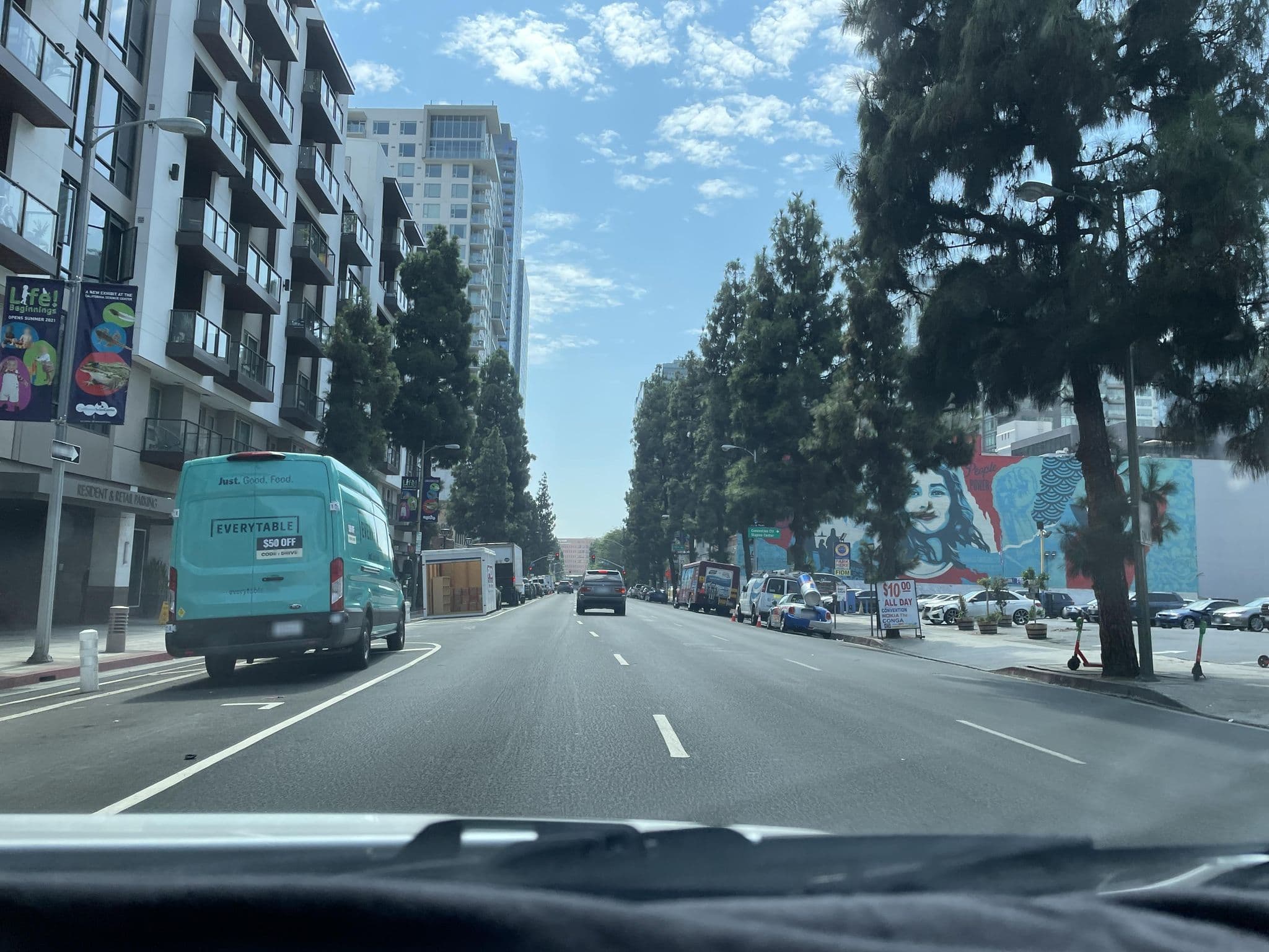 Street view near S&S Hotel, Los Angeles — © etunell (CC BY-SA · Mapillary)