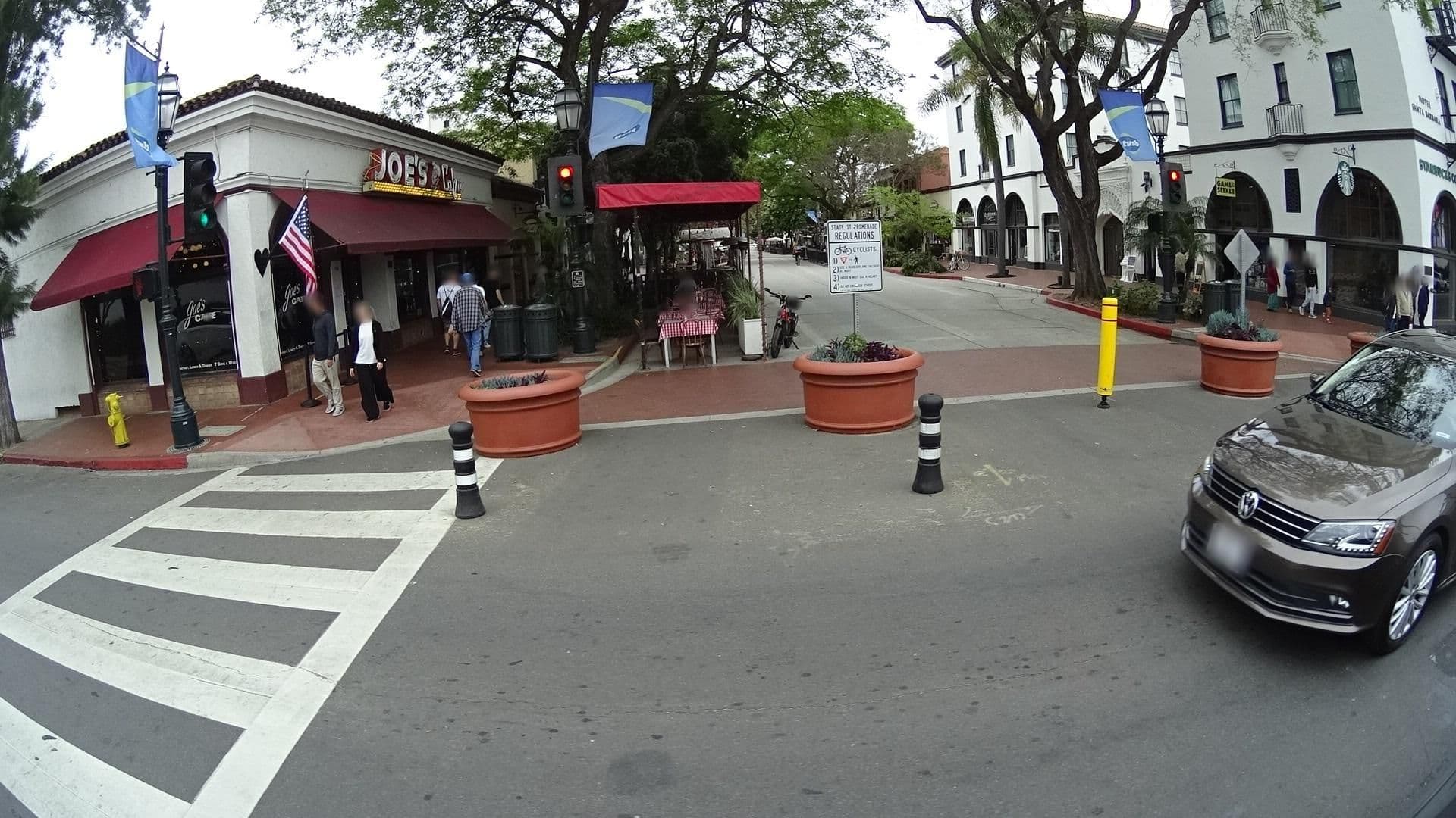 Street view near Hotel Santa Barbara, Santa Barbara — © marker_geo (CC BY-SA · Mapillary)