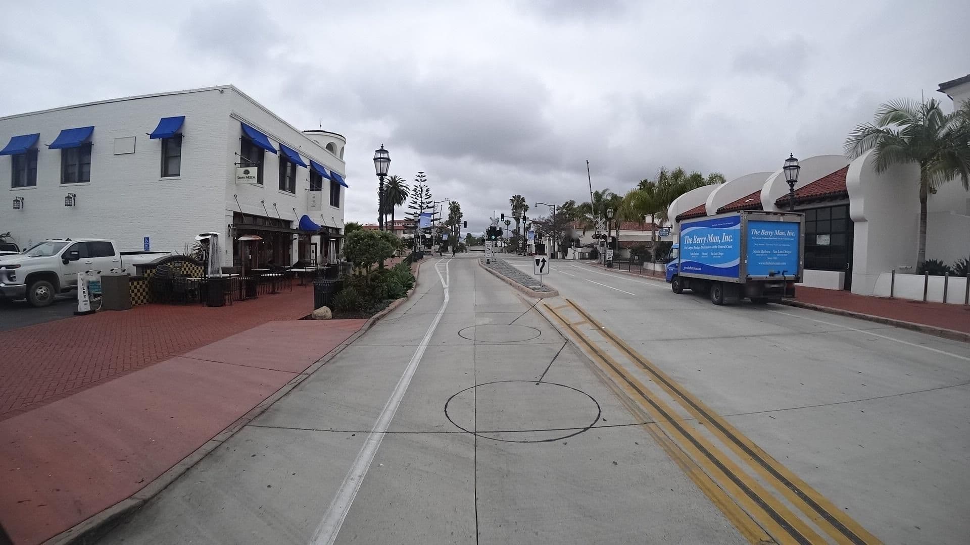Street view near Hotel Indigo Santa Barbara, Santa Barbara — © marker_geo (CC BY-SA · Mapillary)
