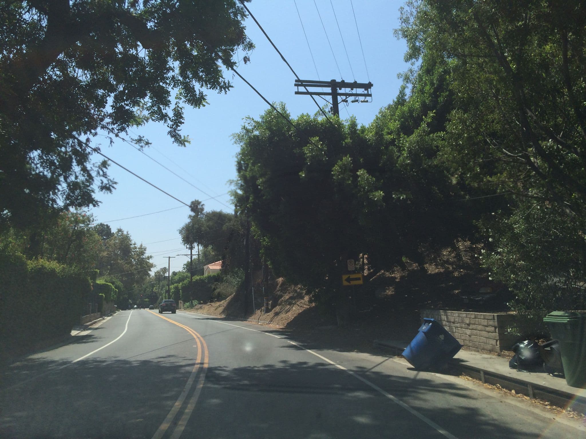 Street view near The Bel Air Treehouse, Beverly Hills — © mapkin (CC BY-SA · Mapillary)