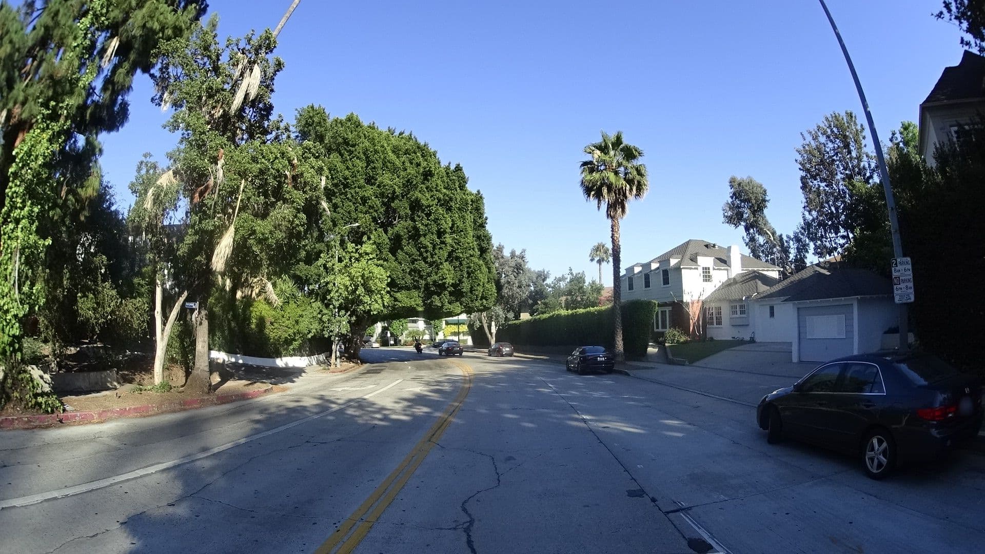 Street view near Econo Lodge Suite and Inn Hollywood, Hollywood — © mly_la (CC BY-SA · Mapillary)