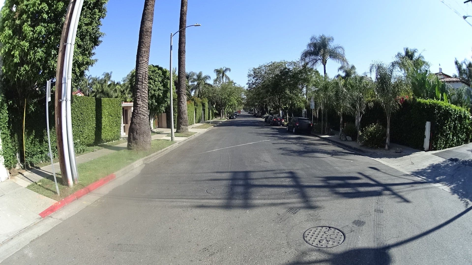 Street view near Hummingbird Suite, Beverly Hills — © mly_la (CC BY-SA · Mapillary)