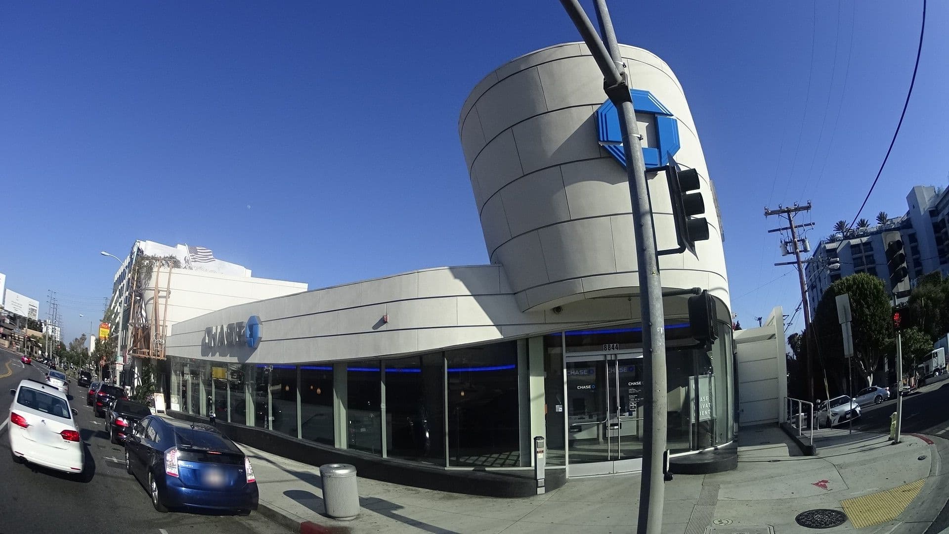 Street view near Room 326 @ The London, Beverly Hills — © mly_la (CC BY-SA · Mapillary)